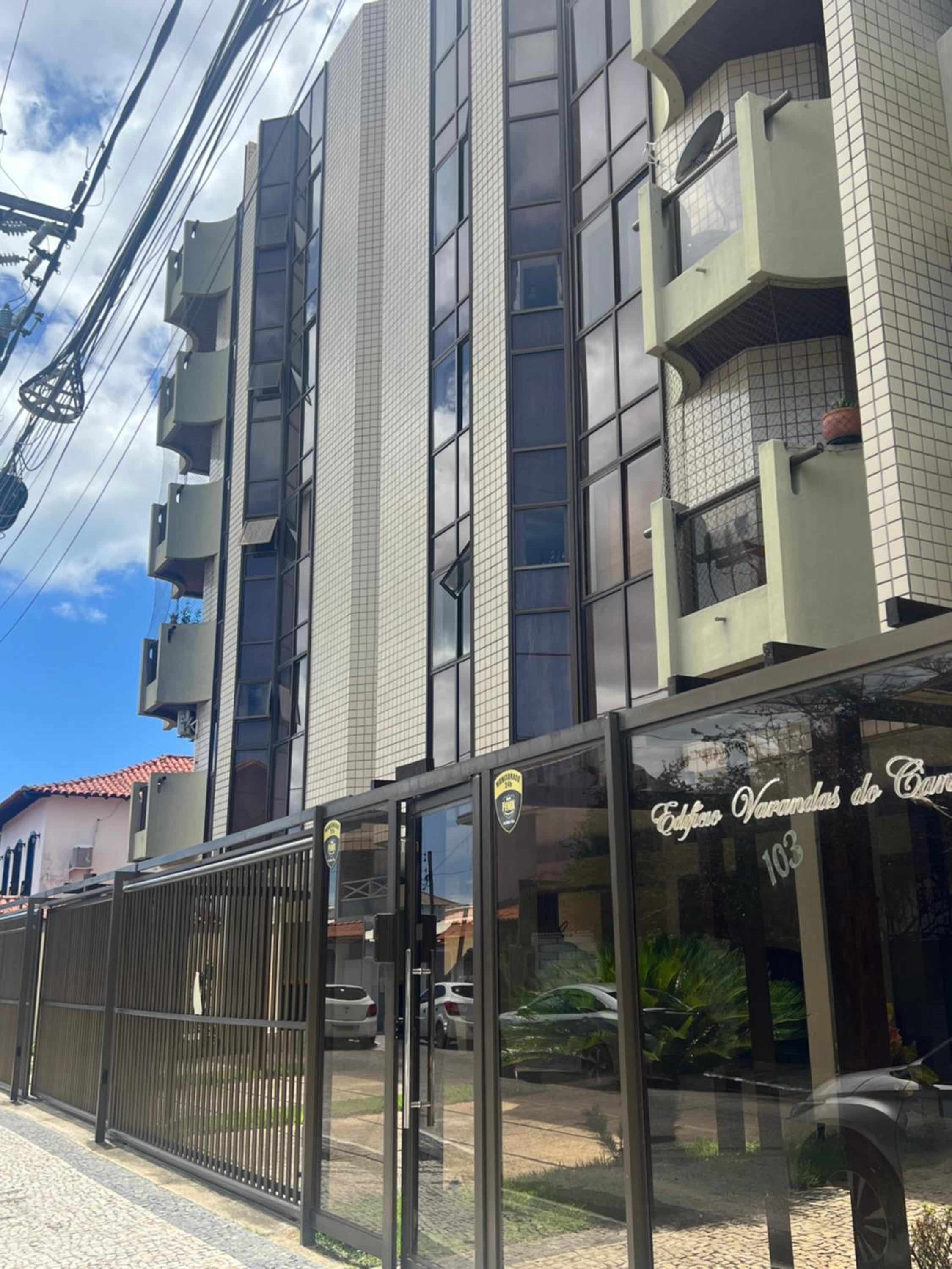 Apartamento 3 suítes perto da Praia do forte e Passagem