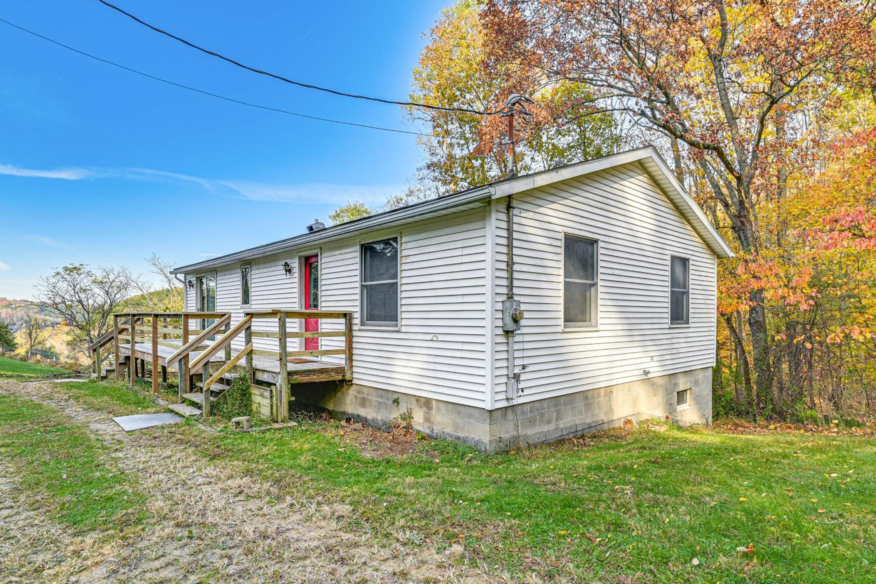 Dirt Road Digs - Quiet Home in Lakeville!