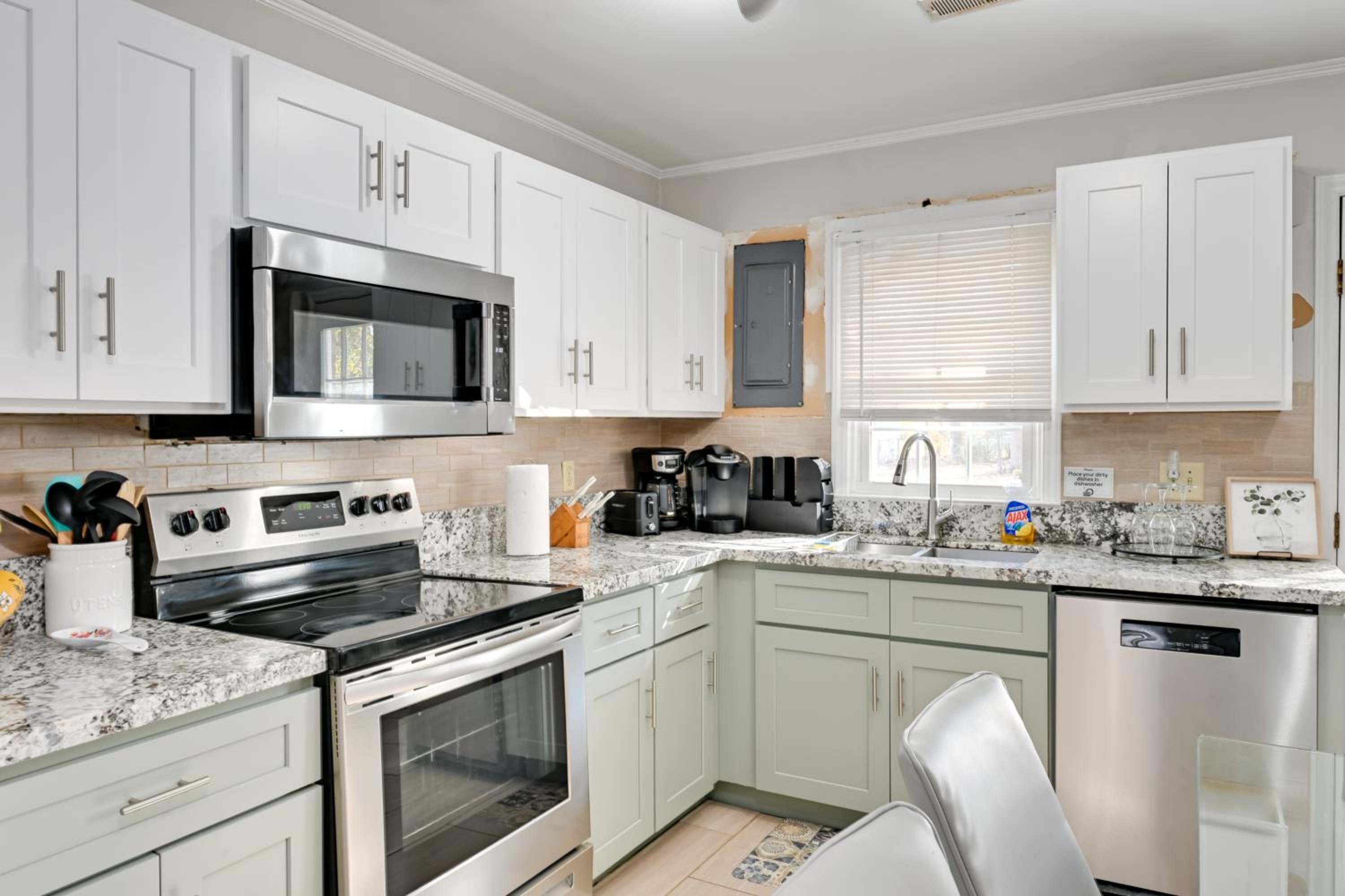Panther-Ready Home 3 Mi to HPU Pet Friendly!