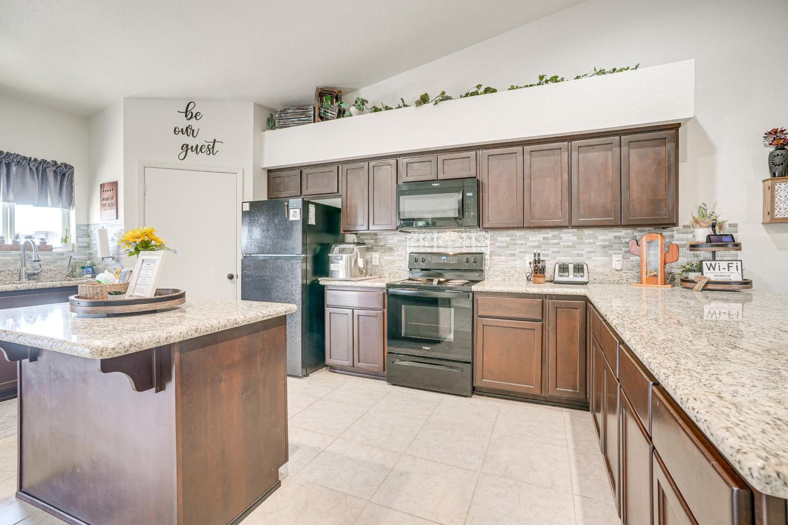 Hike, Golf and Explore Yuma Home with Private Patio
