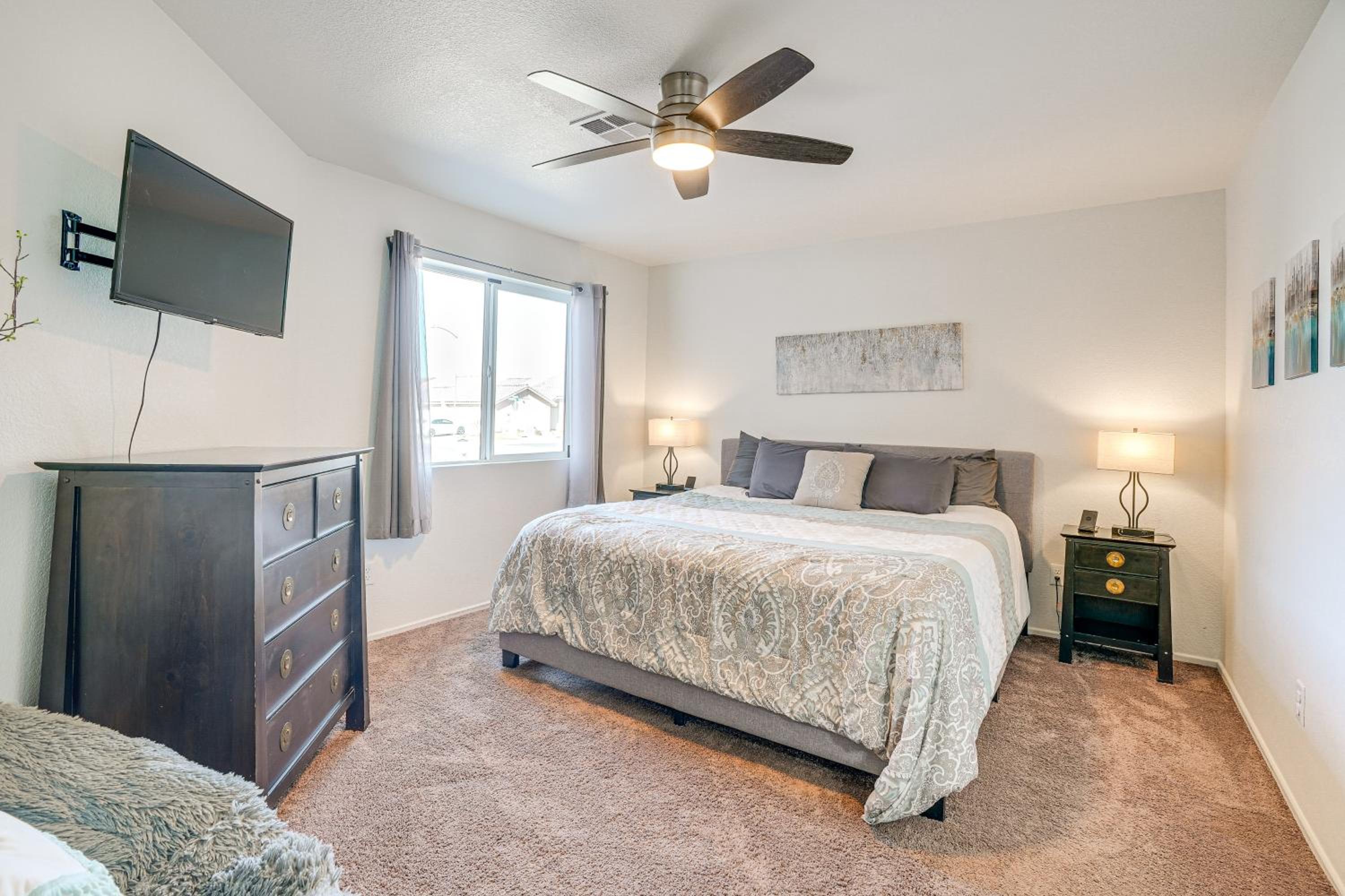 Hike, Golf and Explore Yuma Home with Private Patio