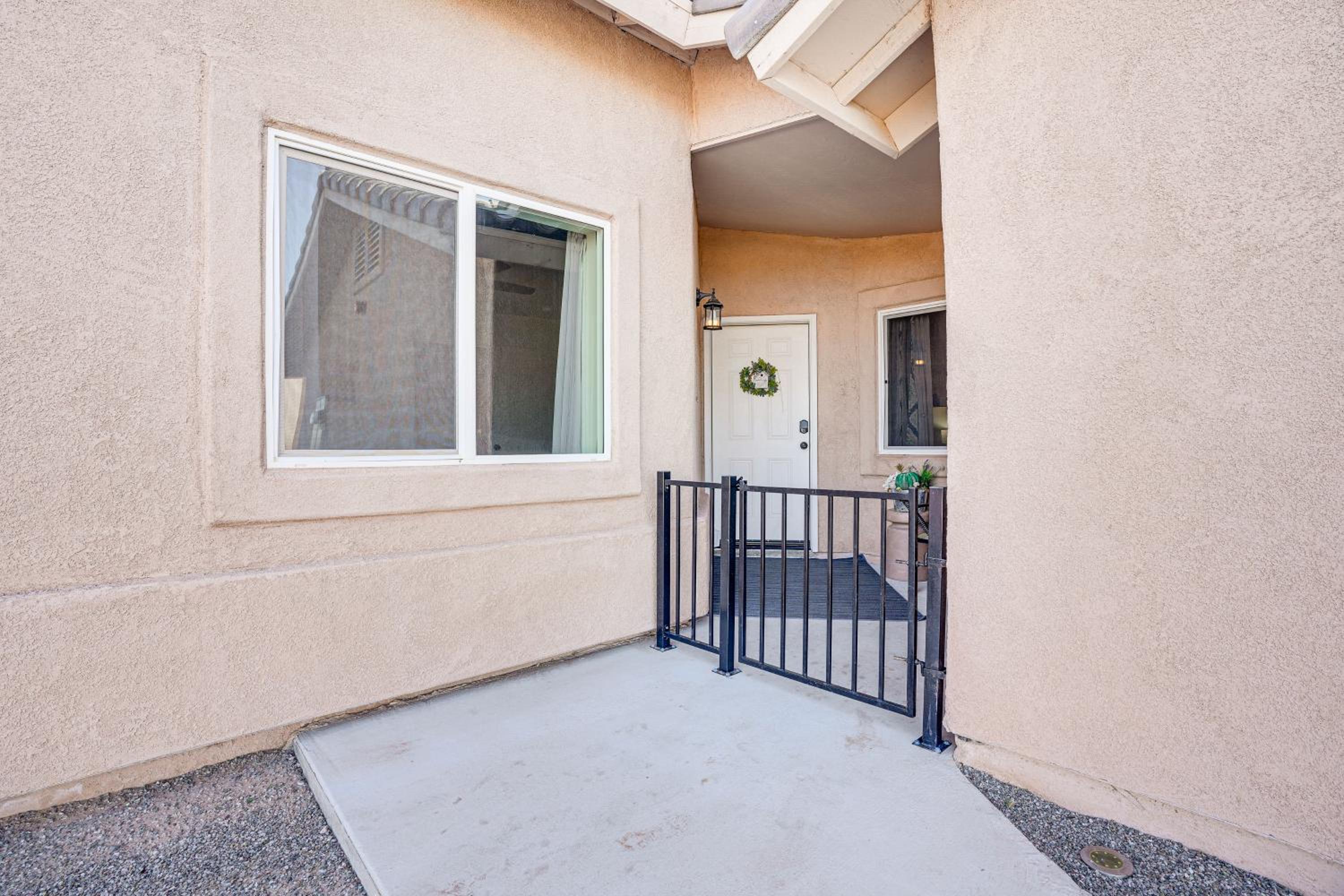 Hike, Golf and Explore Yuma Home with Private Patio