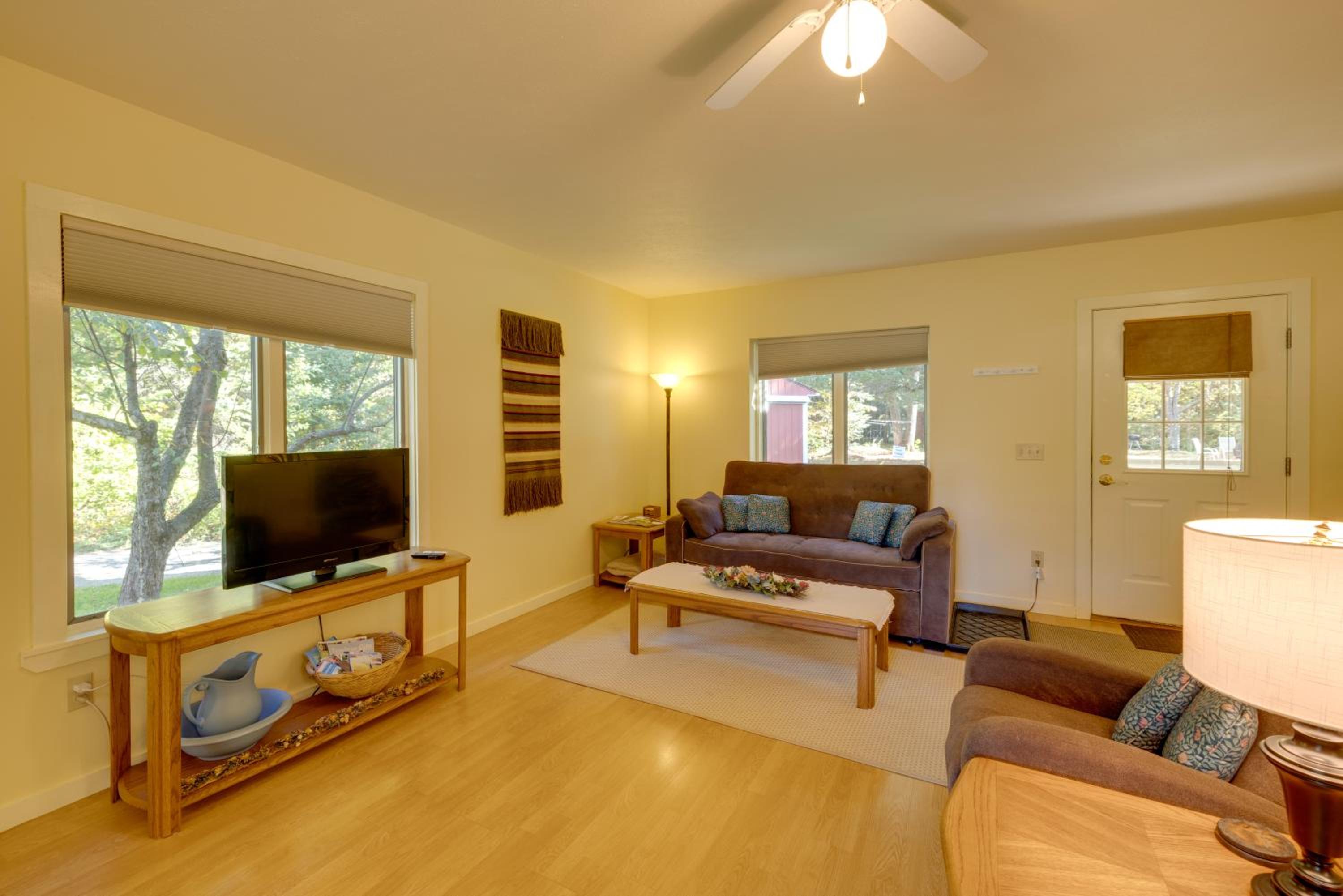 Riverside Serenity - Rivershire Retreat Guesthouse