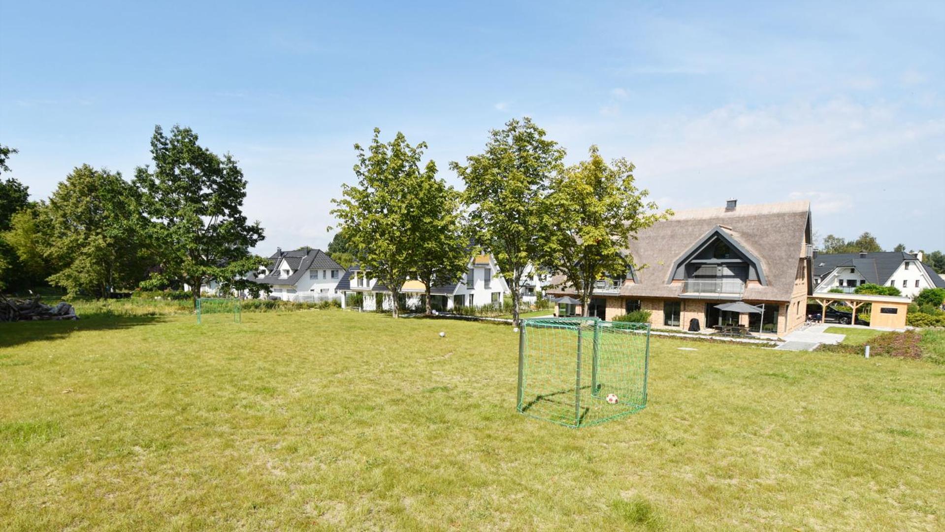 Exklusive Reetdach-Villa Ostseefrische