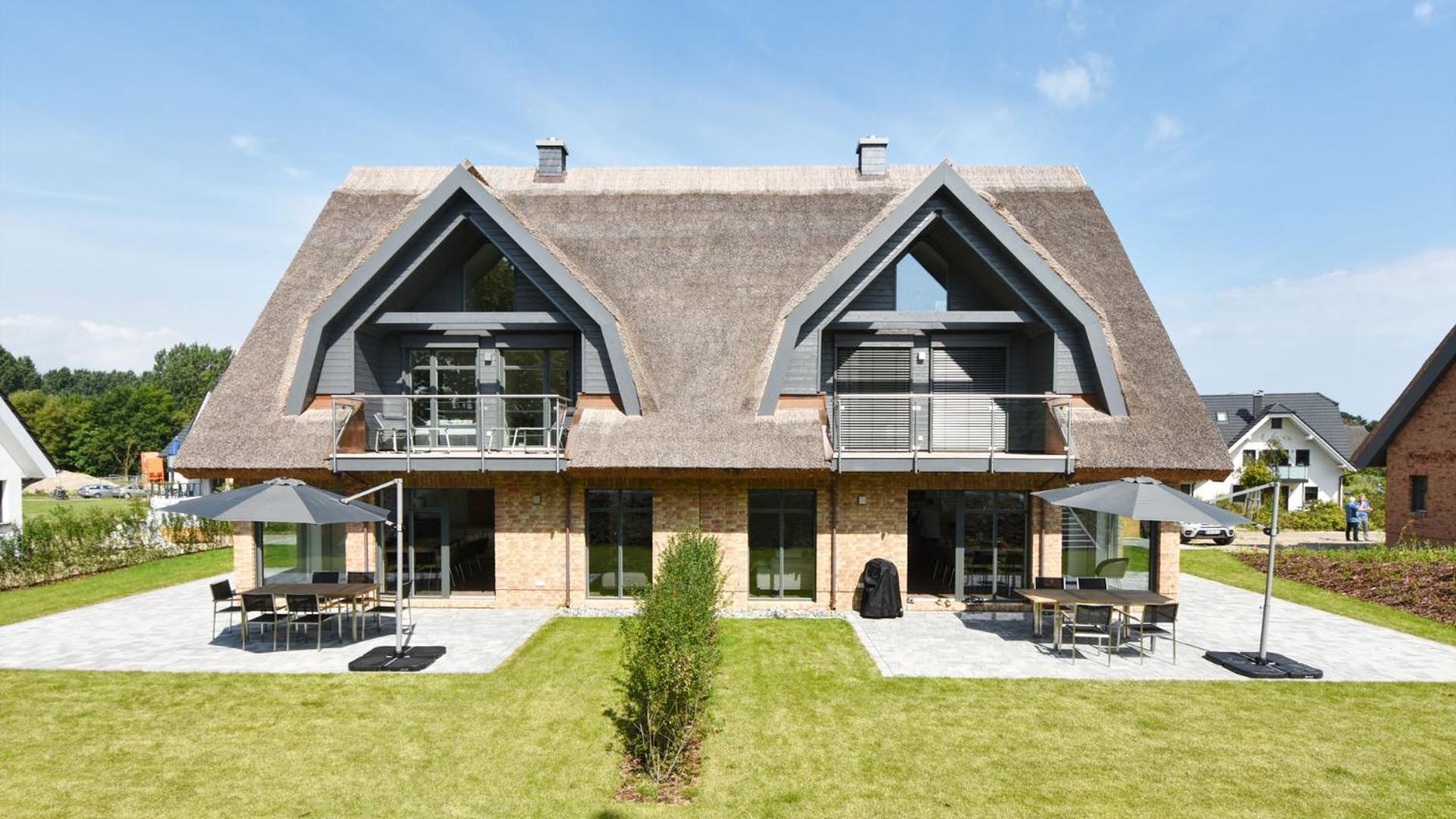 Exklusive Reetdach-Villa Ostseefrische