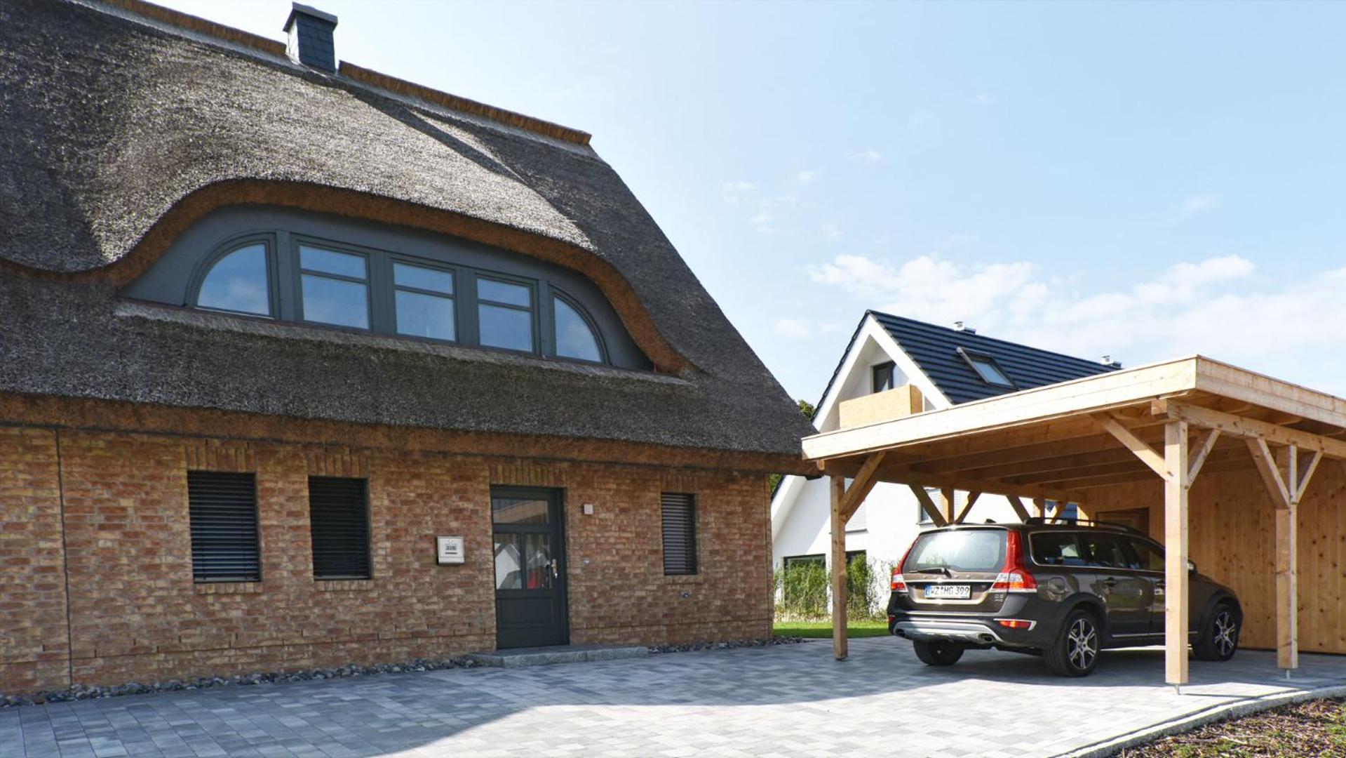 Exklusive Reetdach-Villa Ostseefrische