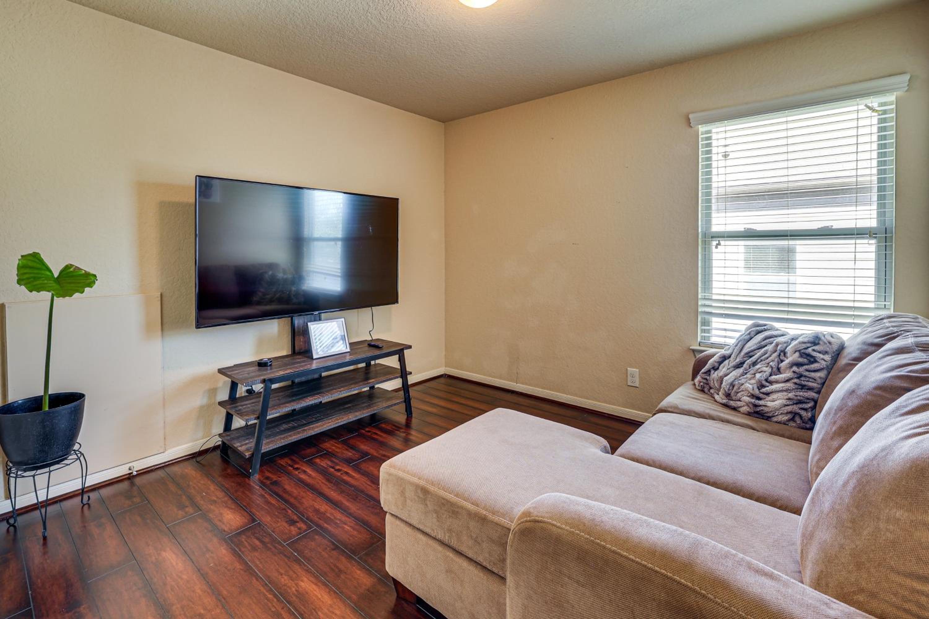 Family Home Cook, Create and Unwind Near Lackland