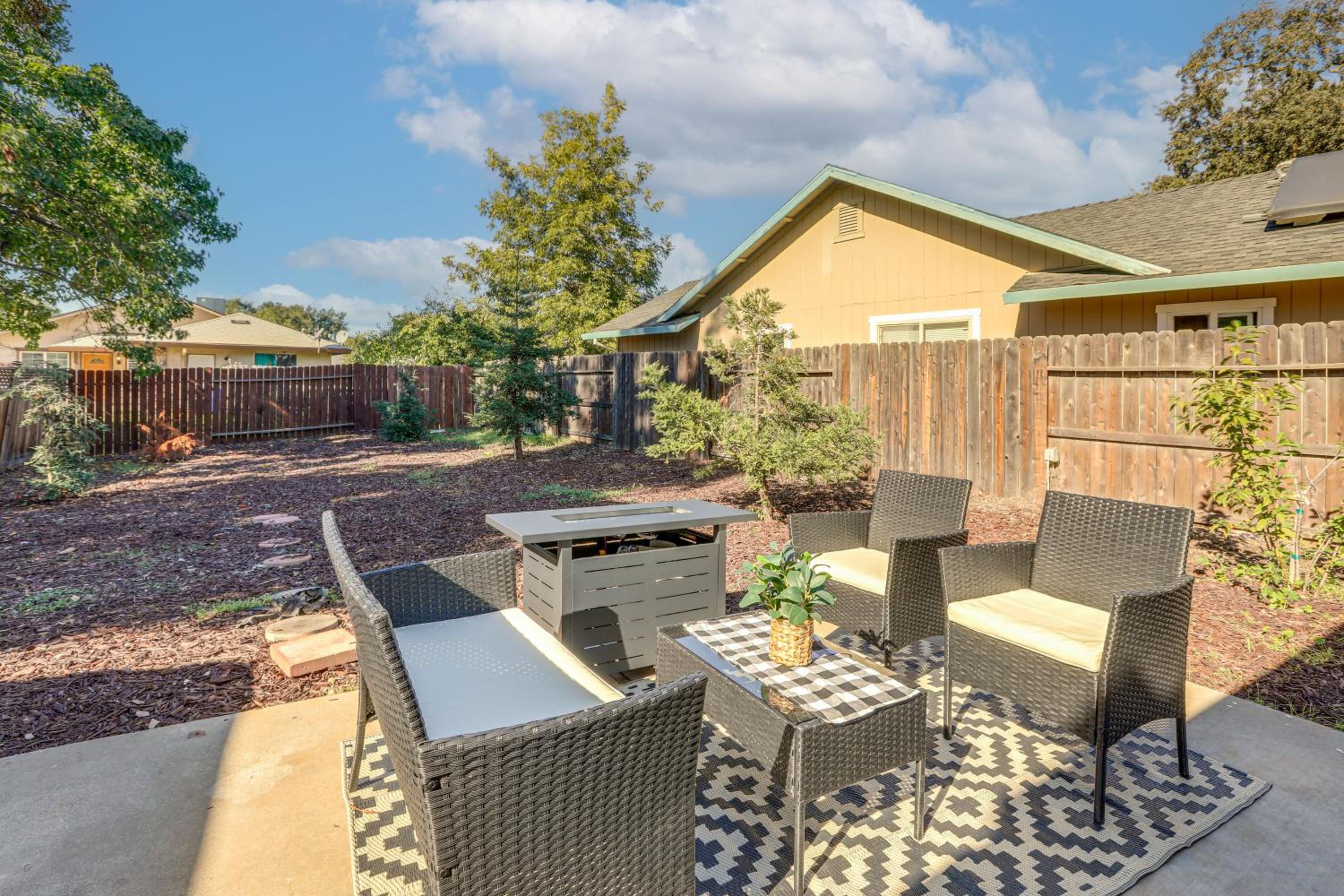 Pet-Friendly Yard! Home 3 Mi to Sky River Casino