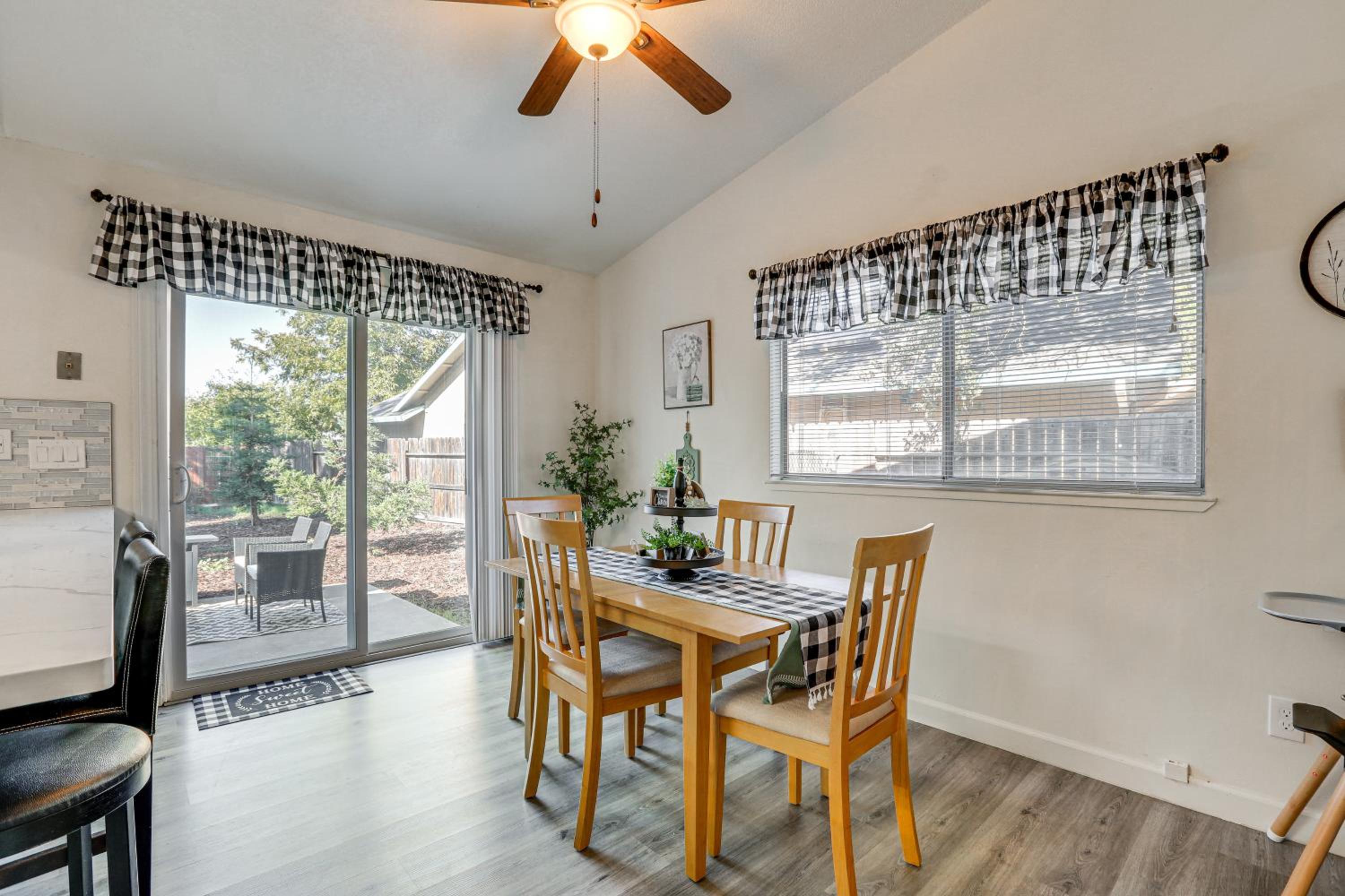 Pet-Friendly Yard! Home 3 Mi to Sky River Casino
