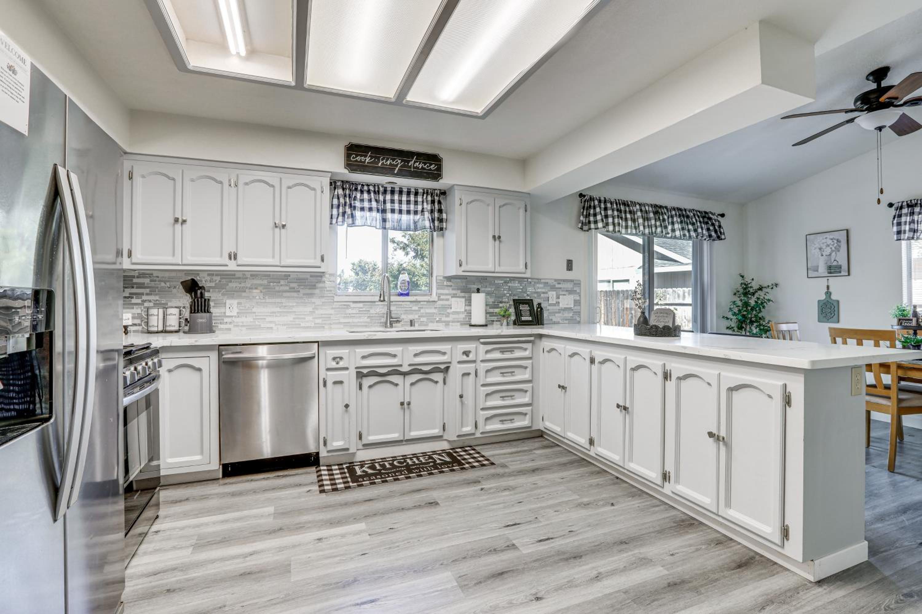 Pet-Friendly Yard! Home 3 Mi to Sky River Casino