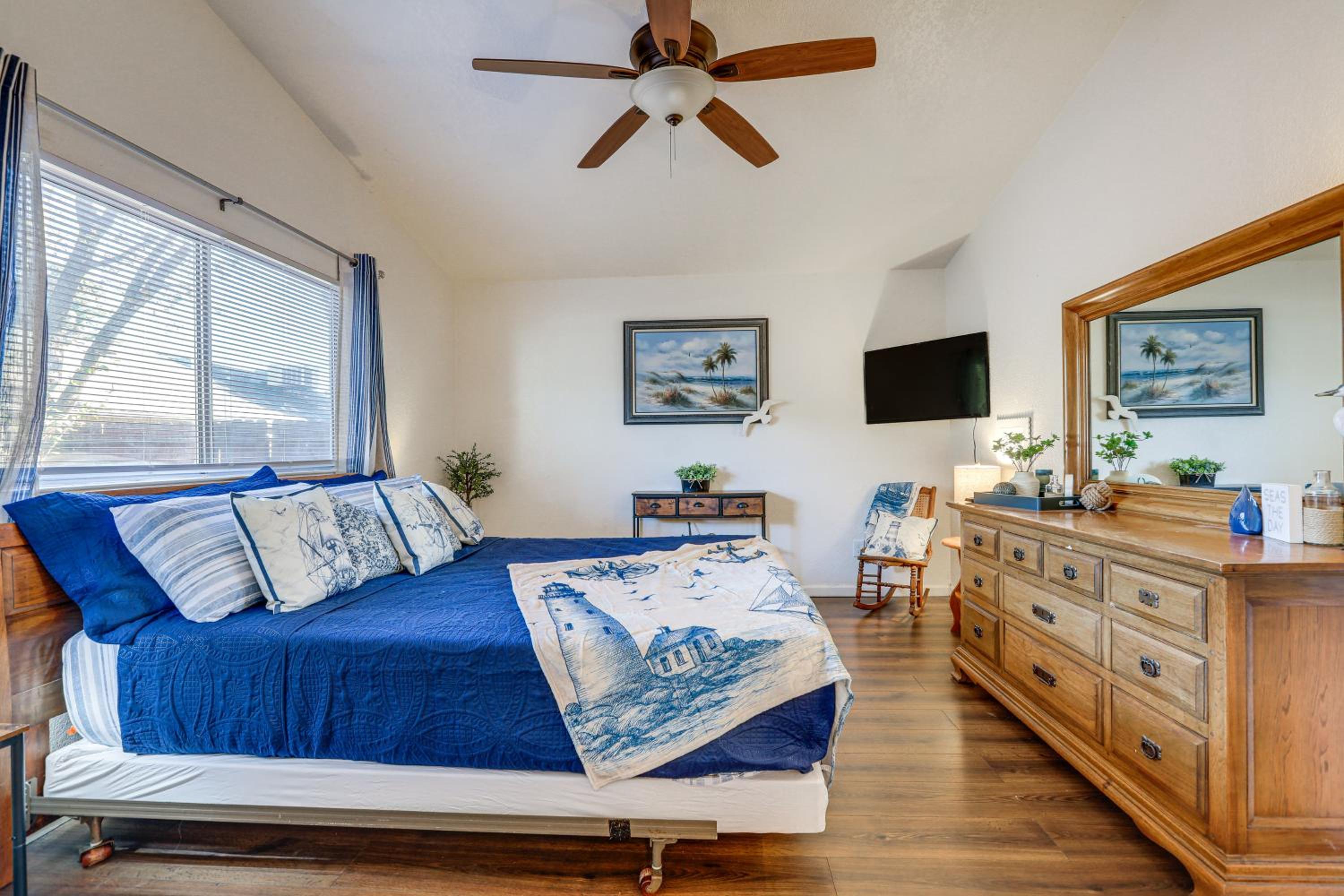Pet-Friendly Yard! Home 3 Mi to Sky River Casino