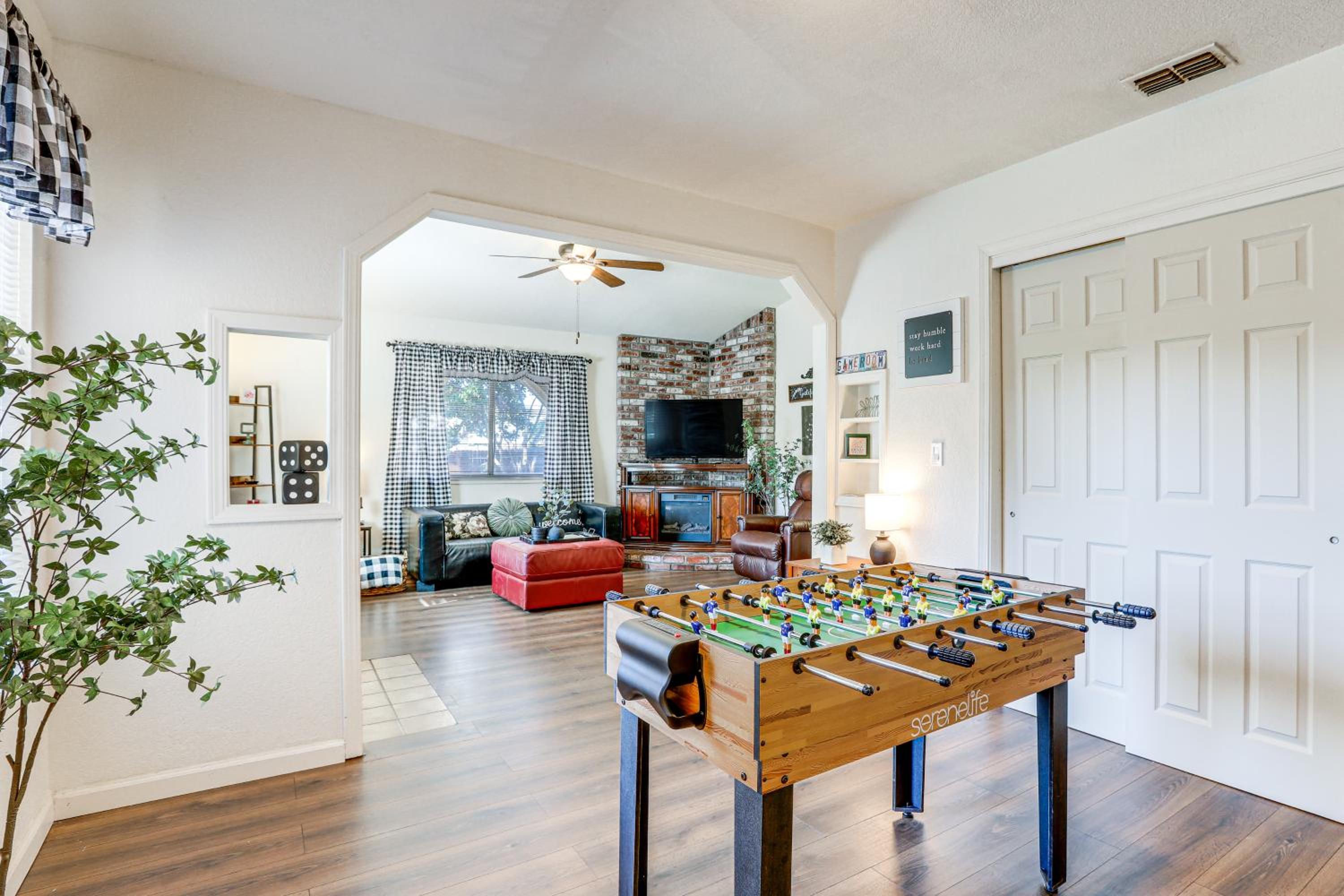 Pet-Friendly Yard! Home 3 Mi to Sky River Casino