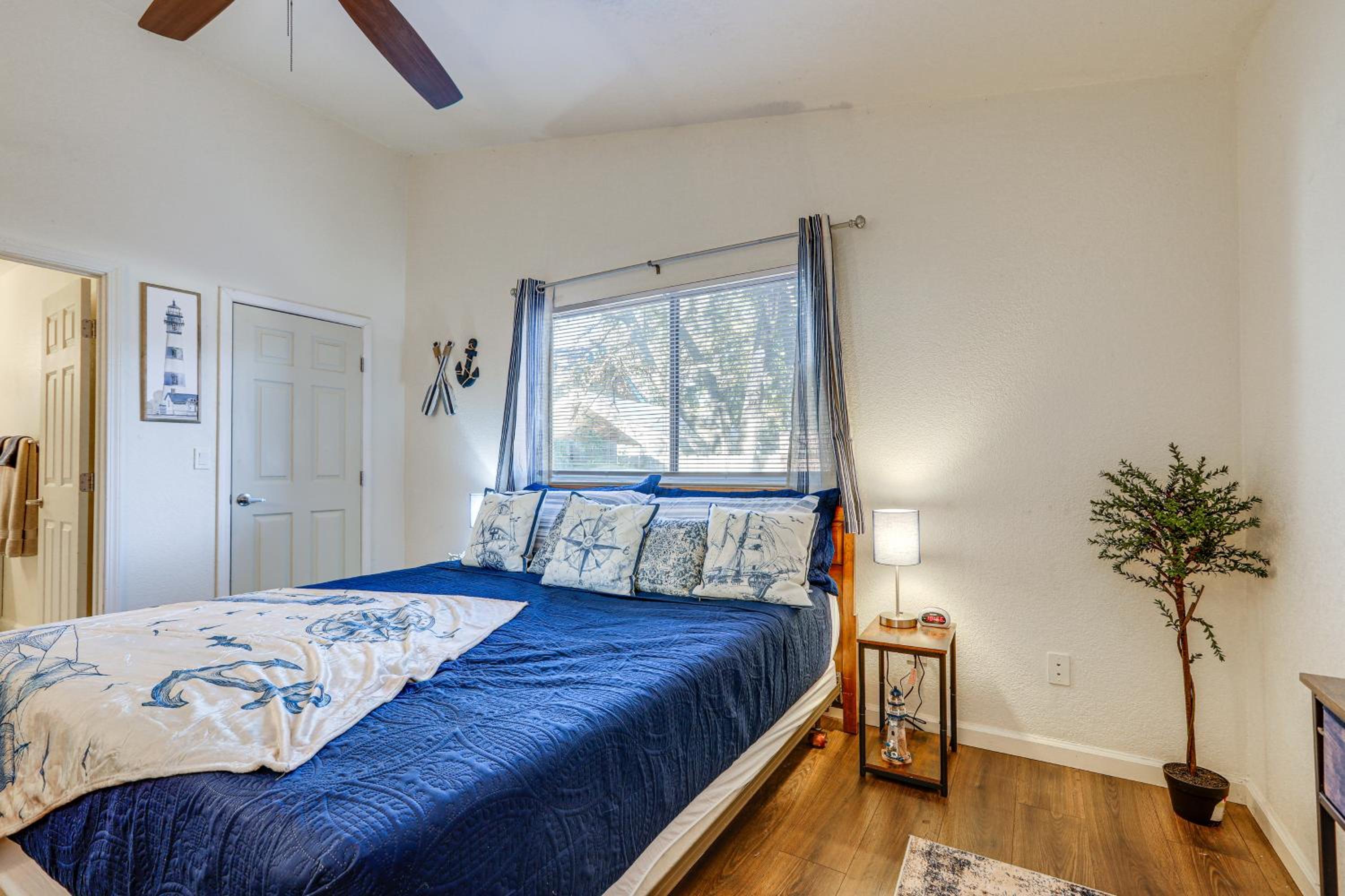 Pet-Friendly Yard! Home 3 Mi to Sky River Casino