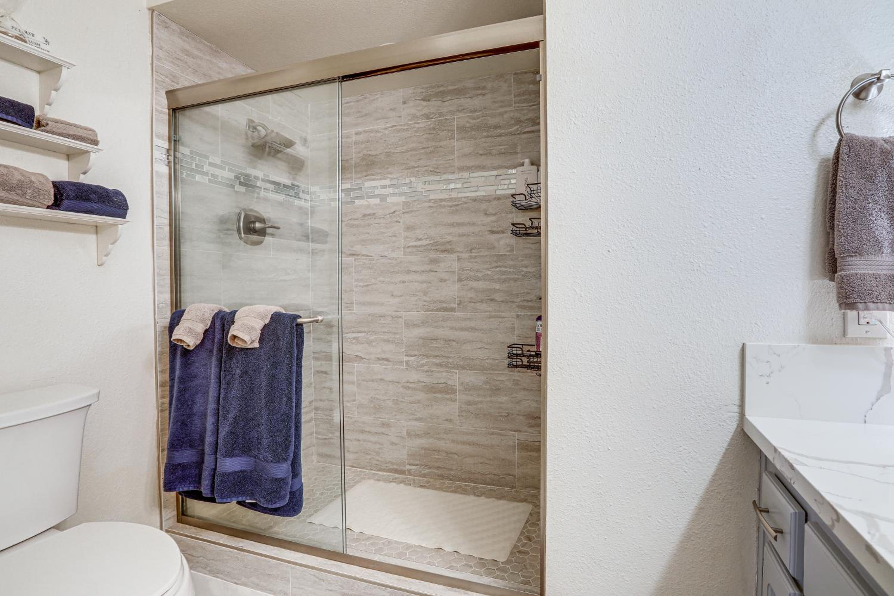 Pet-Friendly Yard! Home 3 Mi to Sky River Casino