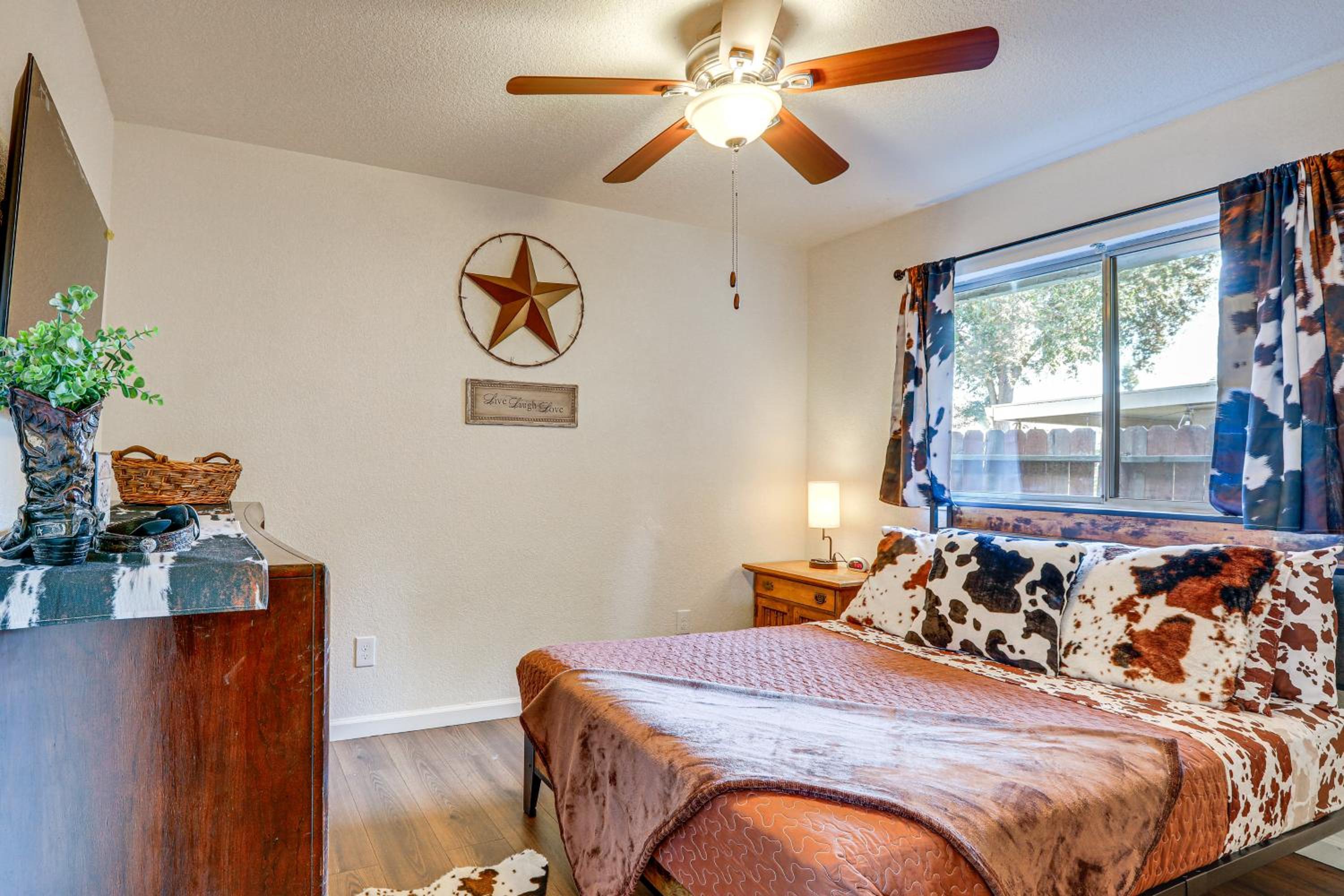 Pet-Friendly Yard! Home 3 Mi to Sky River Casino