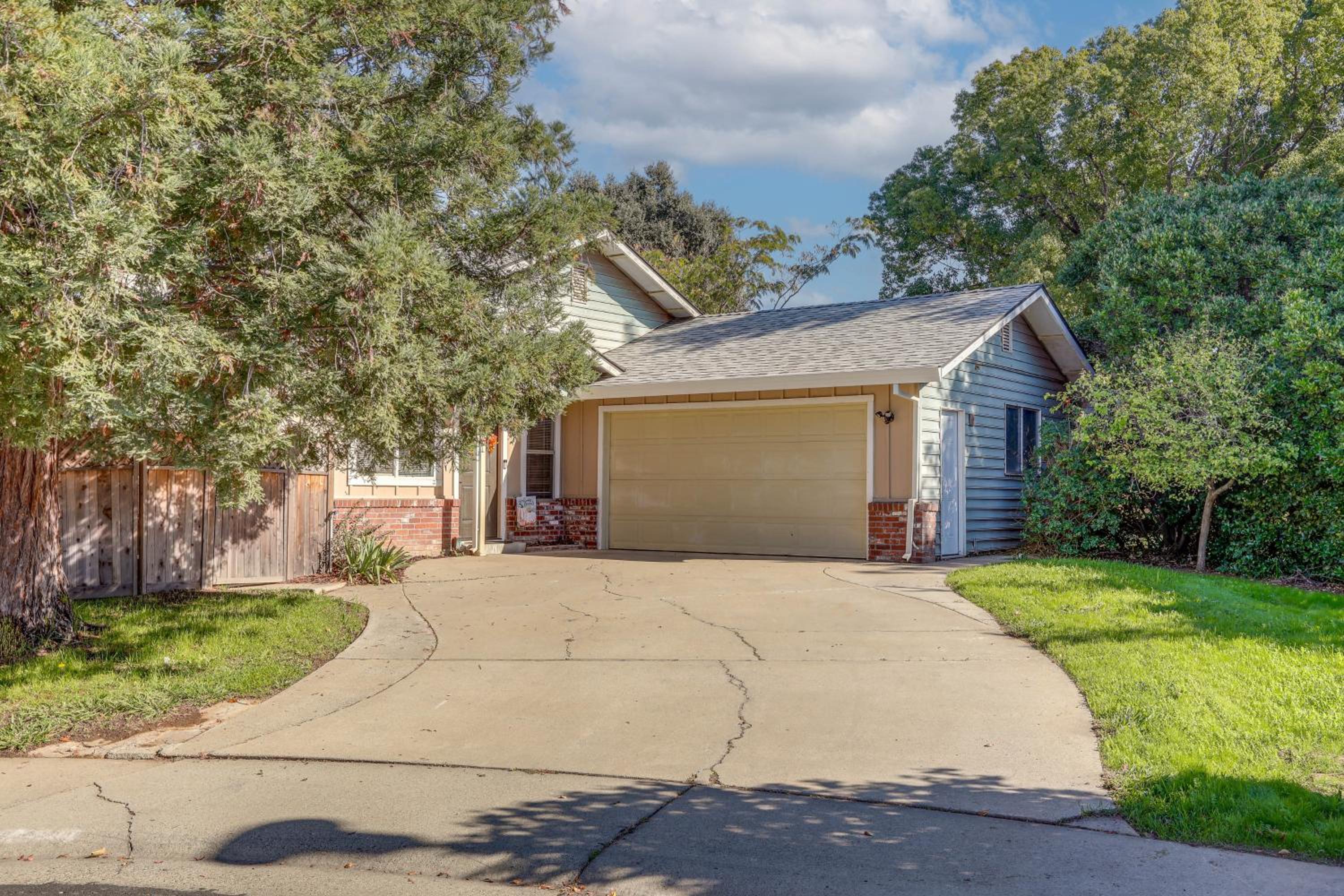 Pet-Friendly Yard! Home 3 Mi to Sky River Casino