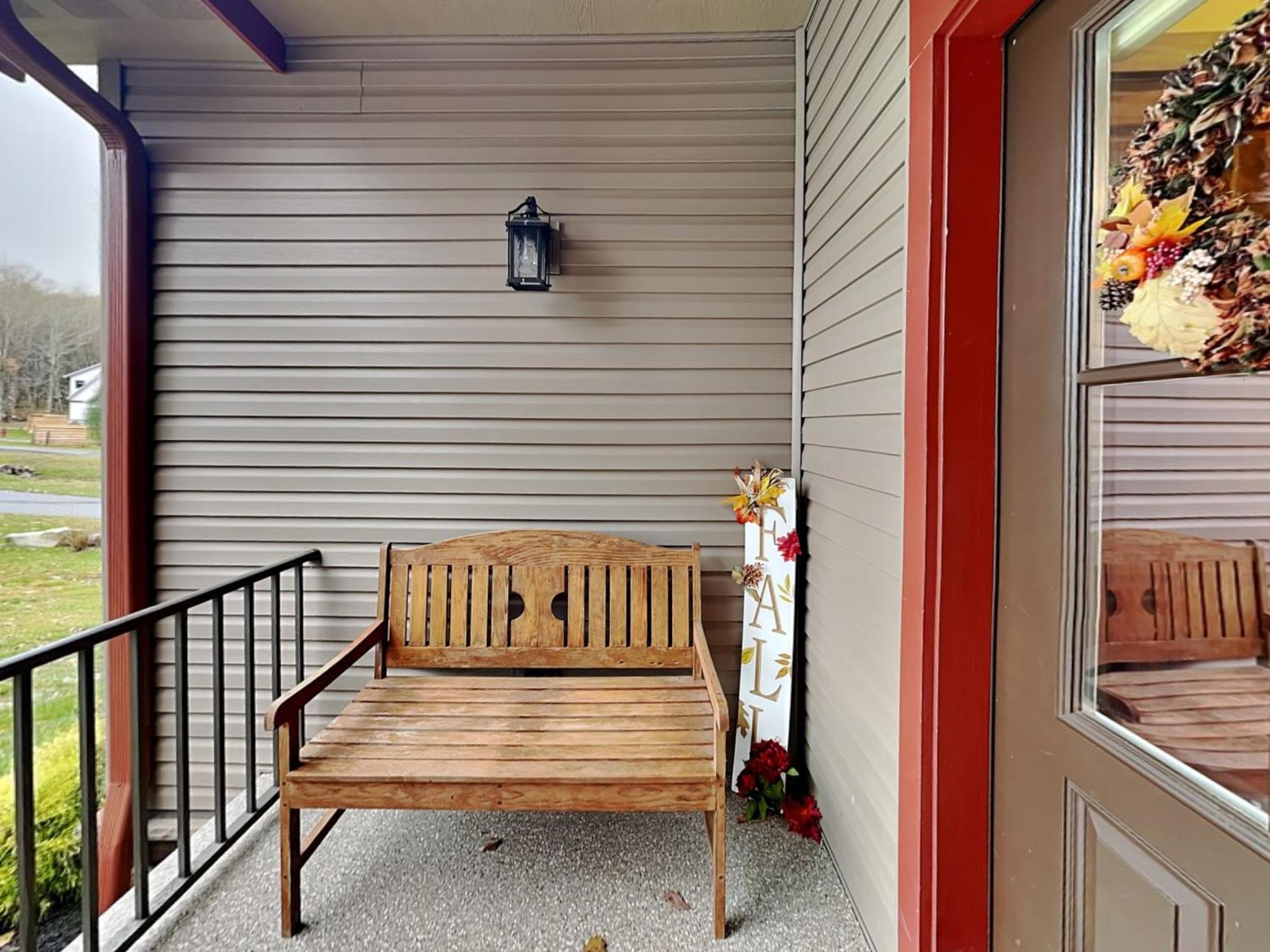Buzzy Bee Lodge