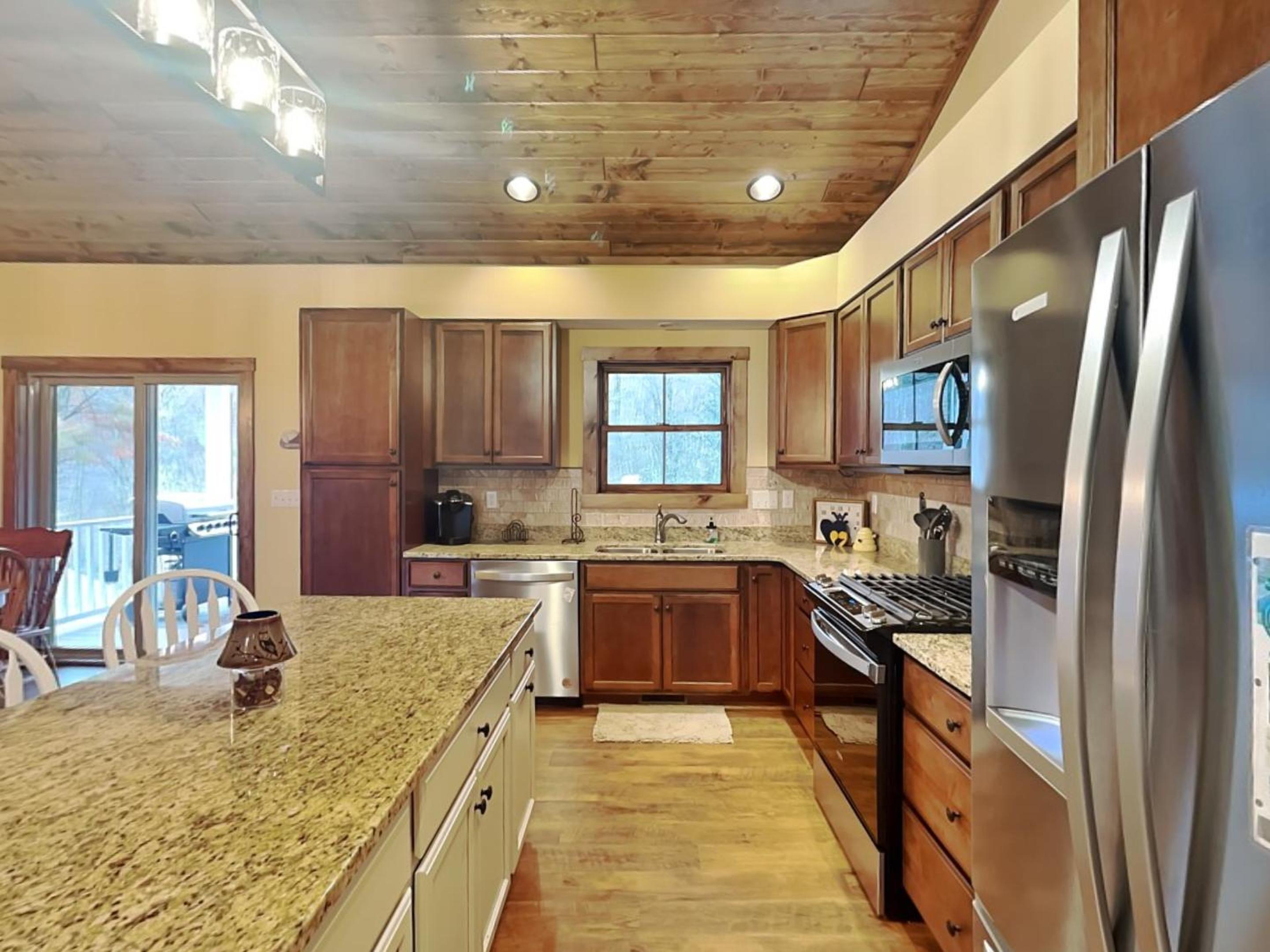 Buzzy Bee Lodge