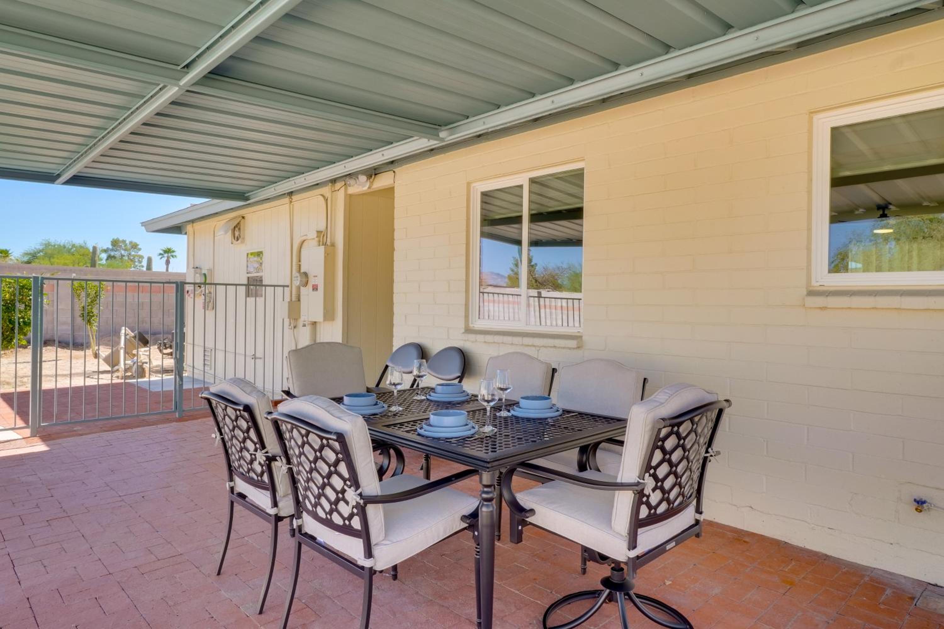 6 Mi to Saguaro Natl Park! Family Home with Patio