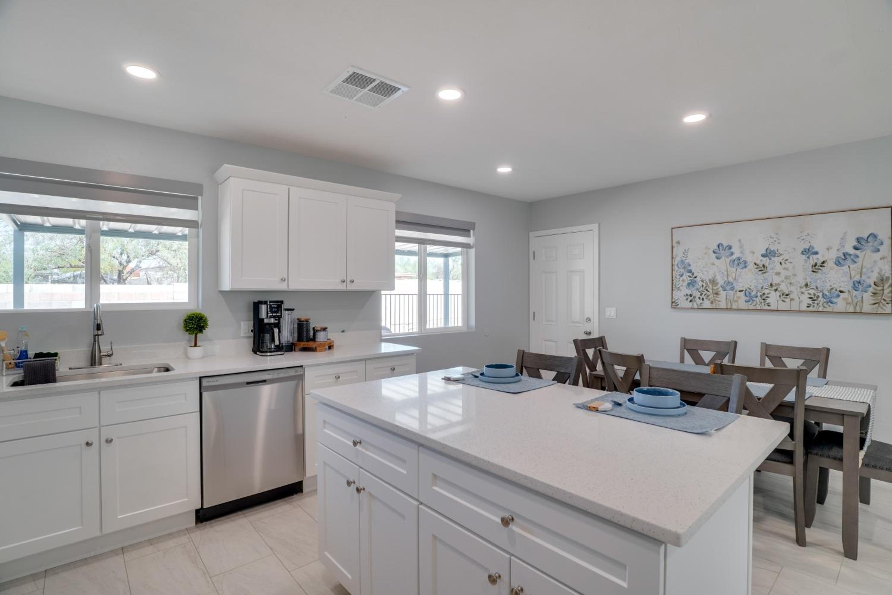 6 Mi to Saguaro Natl Park! Family Home with Patio