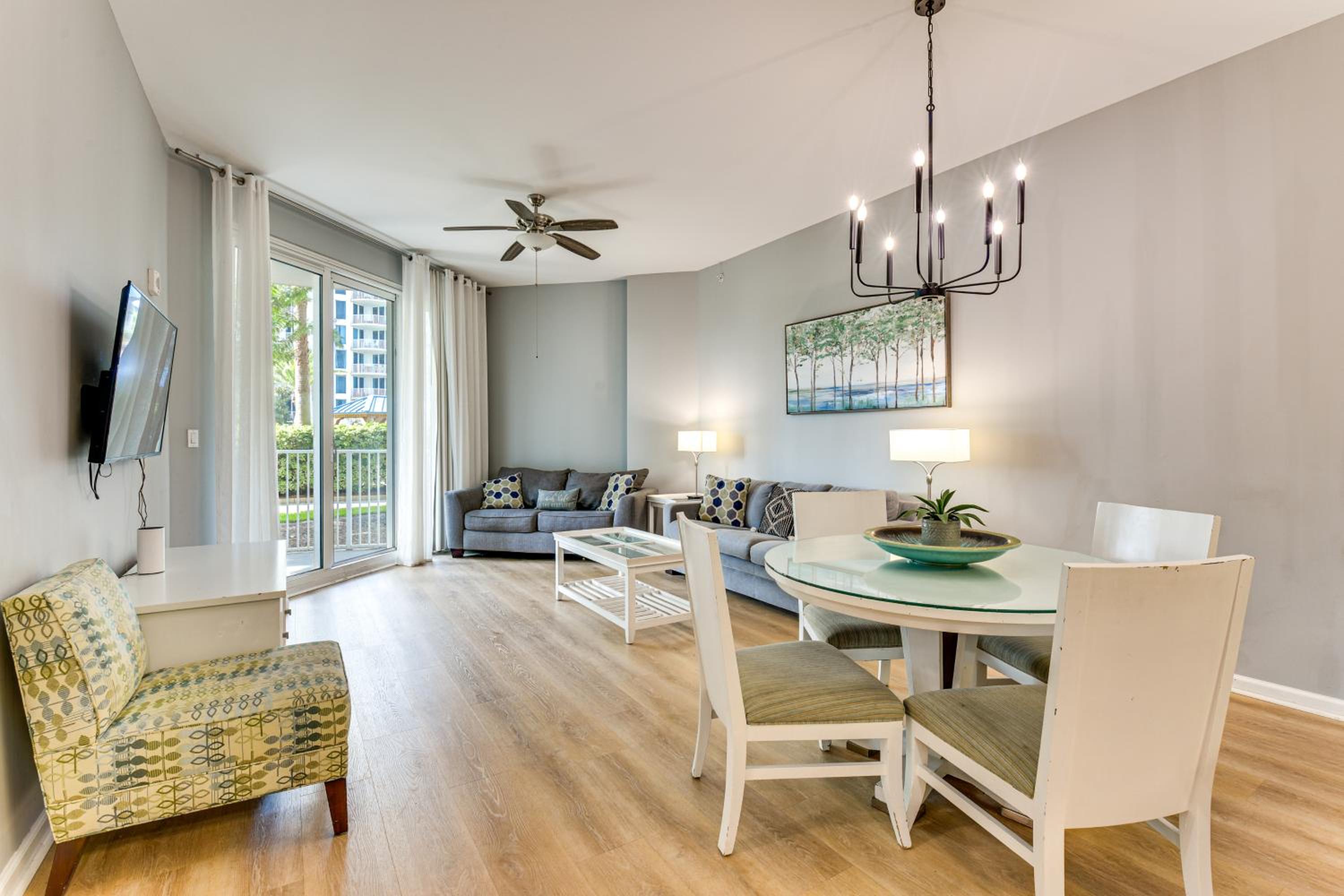 1 Mi to Beach! Resort Retreat with Pool in Destin