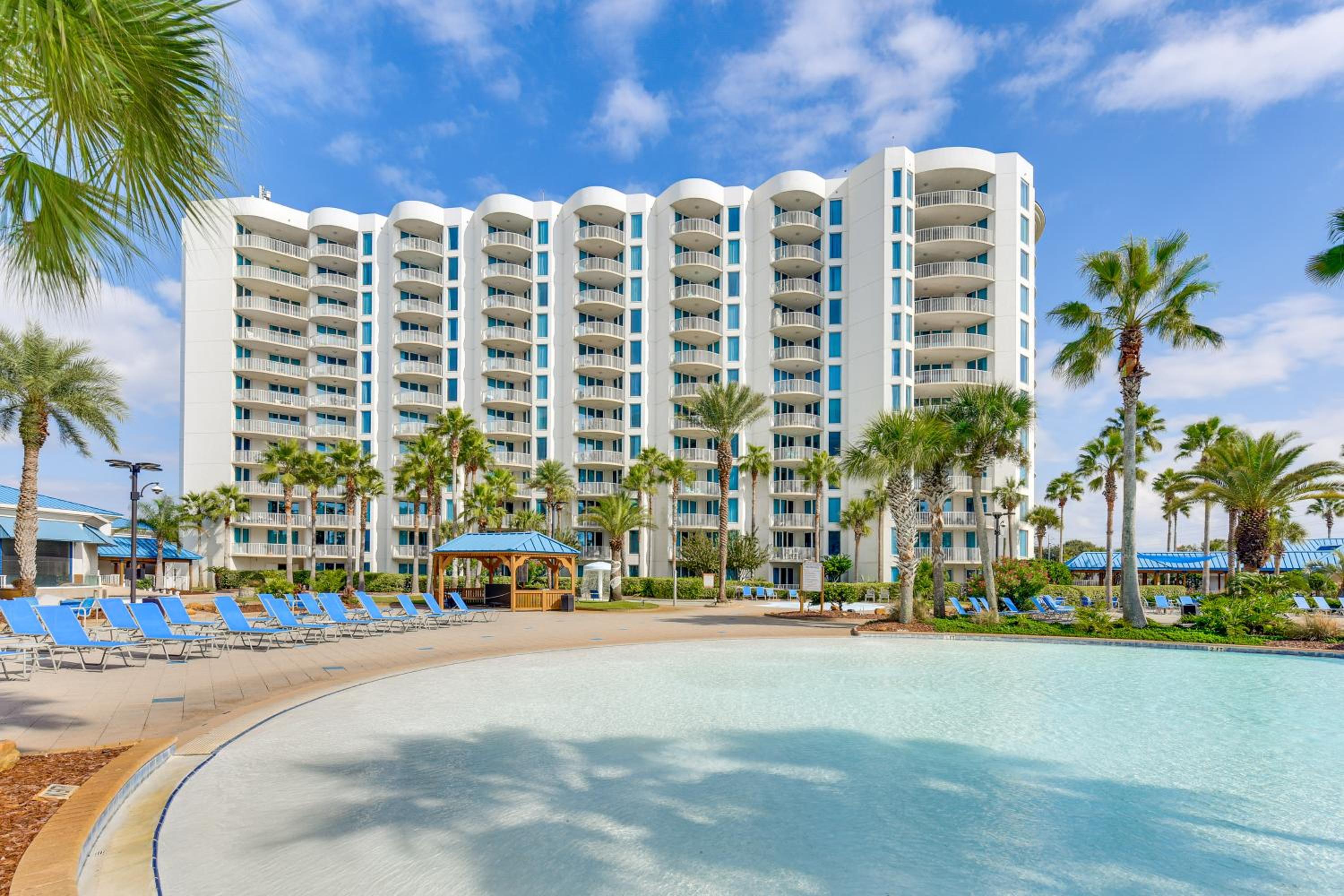 1 Mi to Beach! Resort Retreat with Pool in Destin