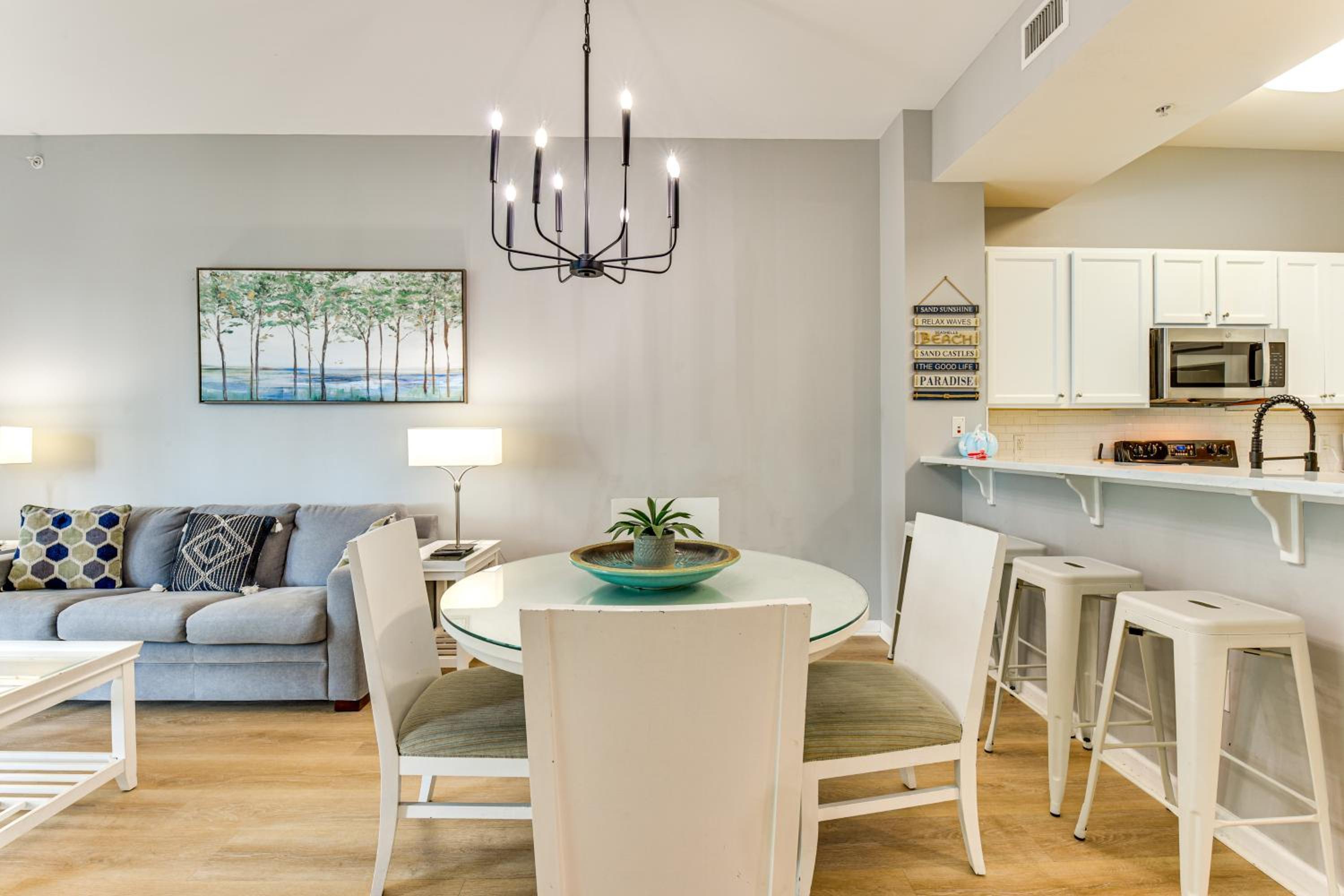 1 Mi to Beach! Resort Retreat with Pool in Destin