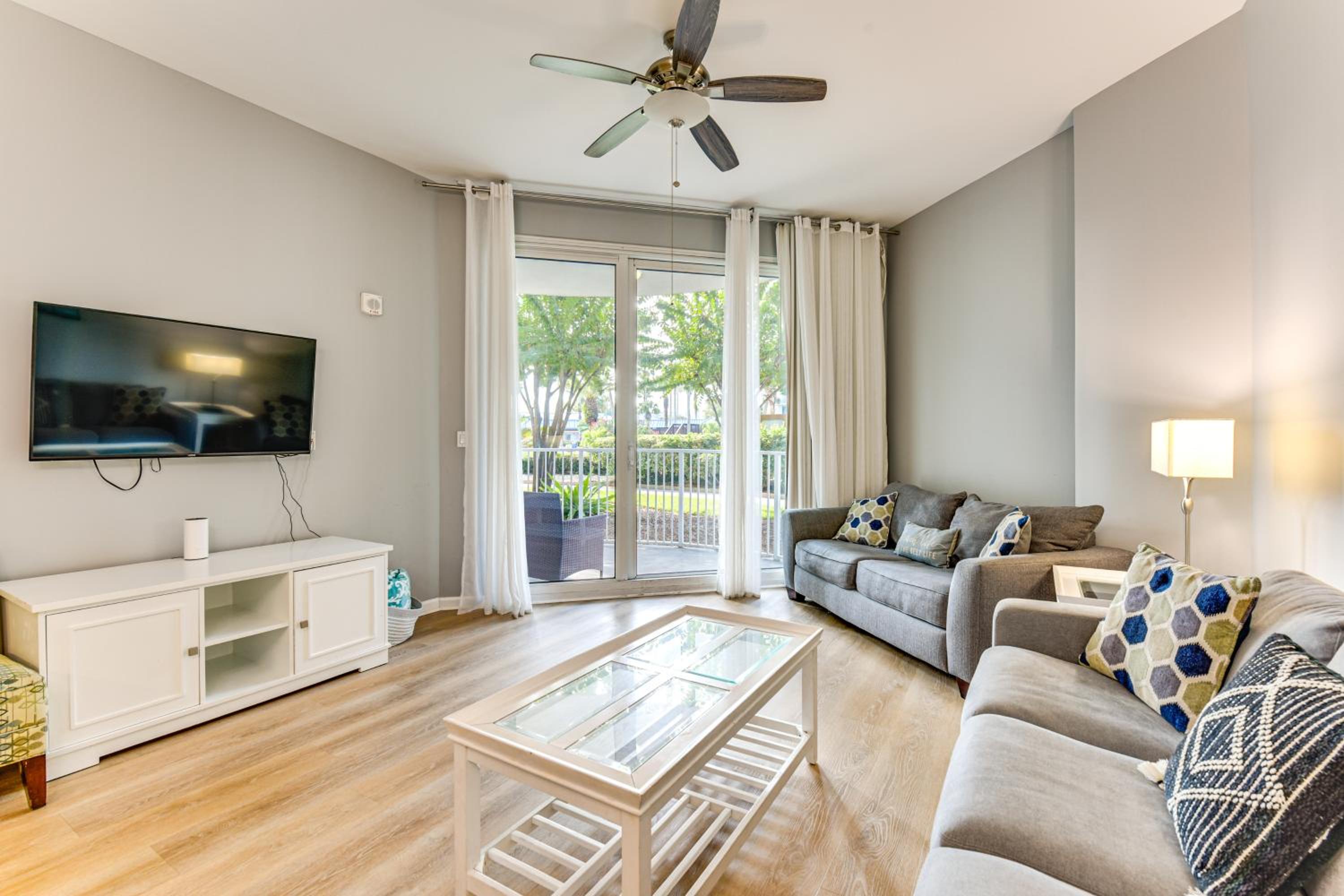 1 Mi to Beach! Resort Retreat with Pool in Destin