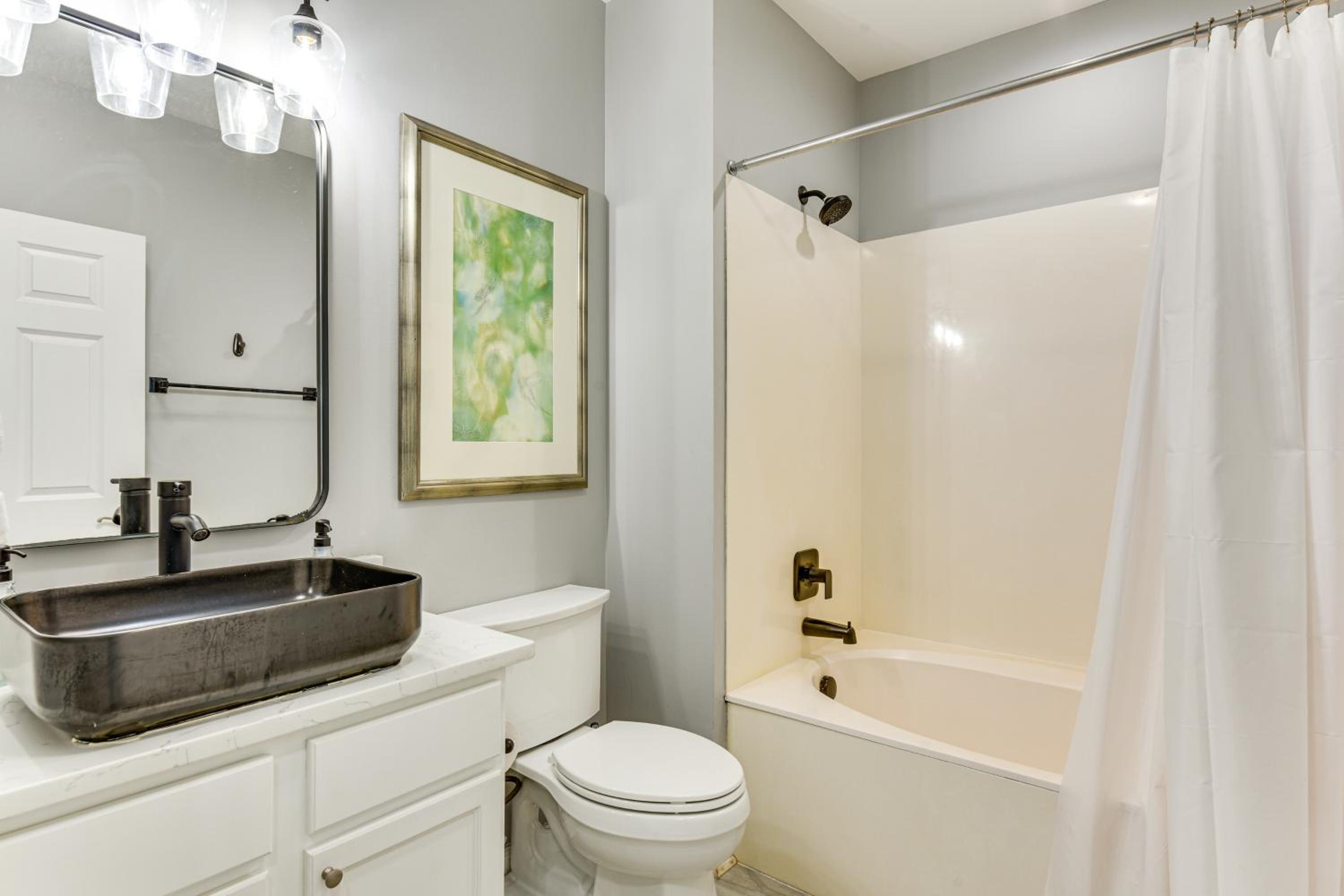 1 Mi to Beach! Resort Retreat with Pool in Destin