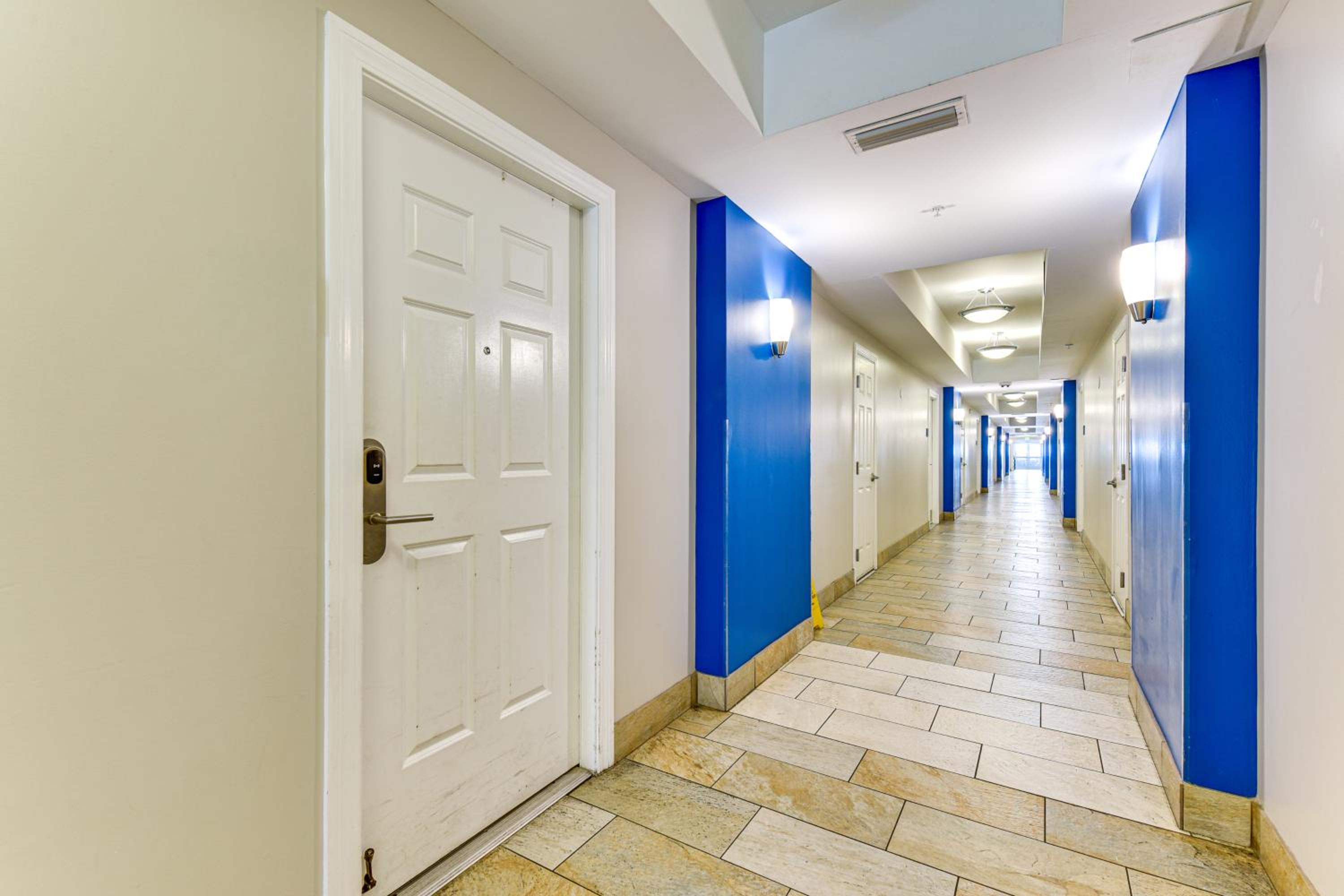 1 Mi to Beach! Resort Retreat with Pool in Destin