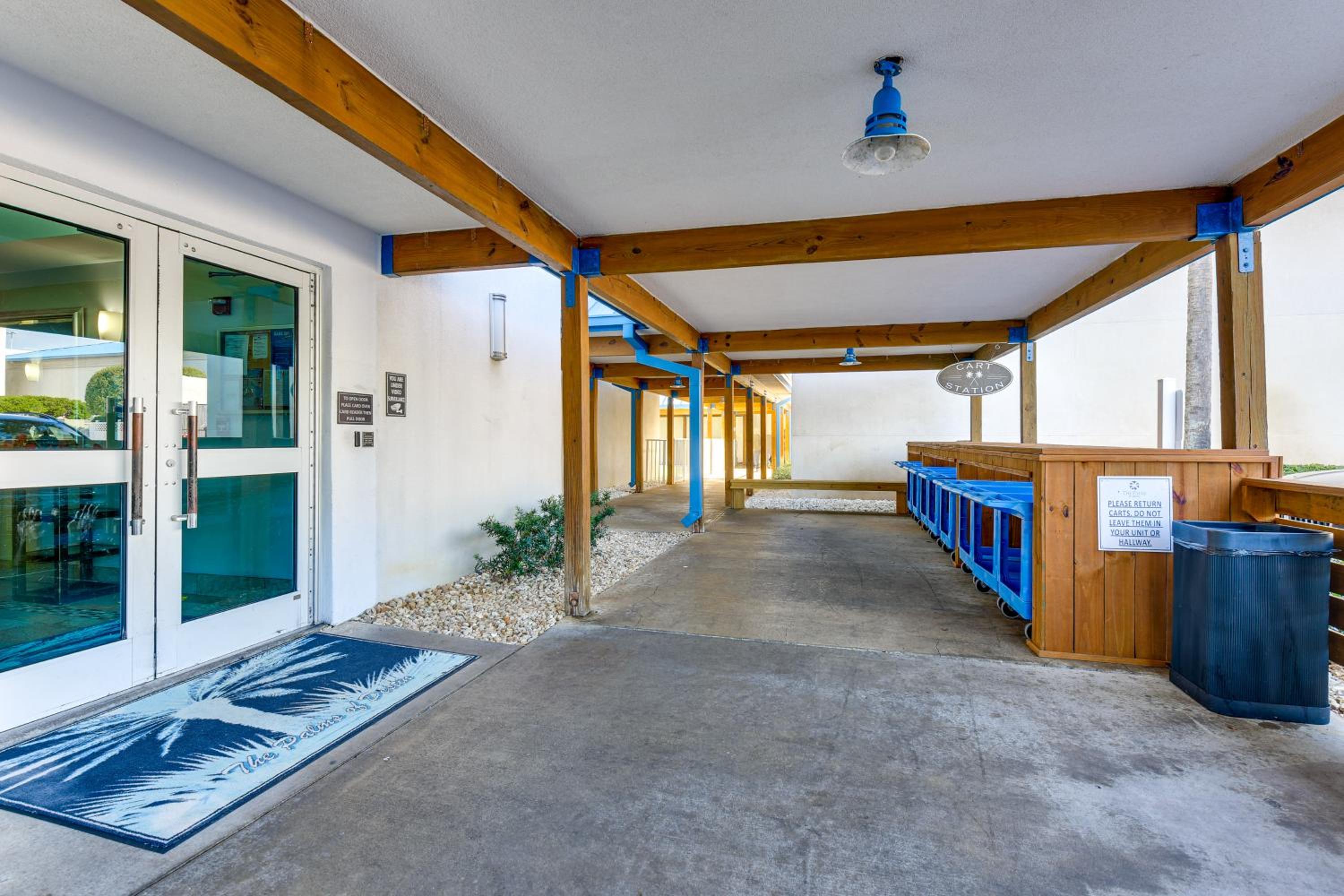 1 Mi to Beach! Resort Retreat with Pool in Destin