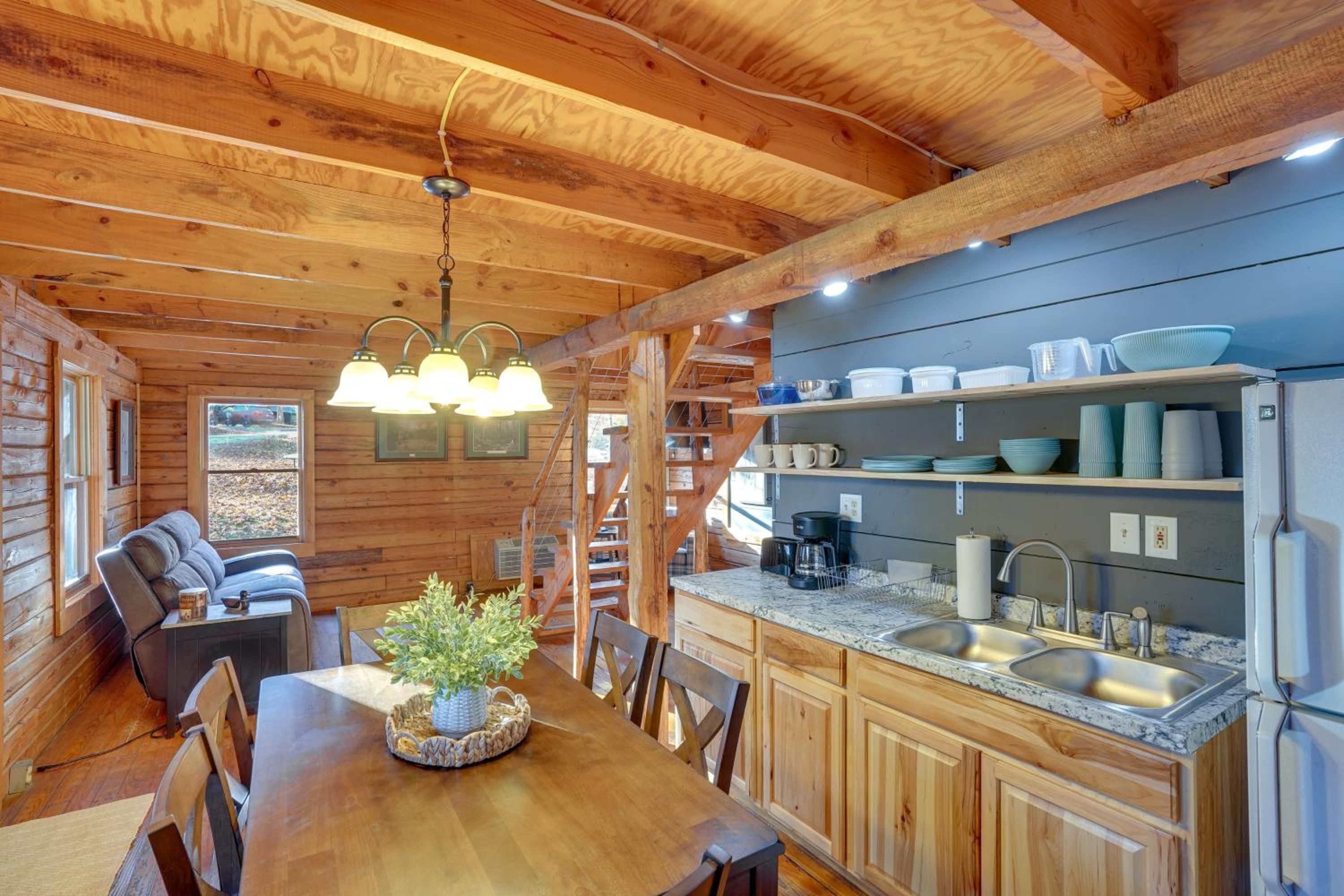 Access to Community Marina! Lake-View Murray Cabin