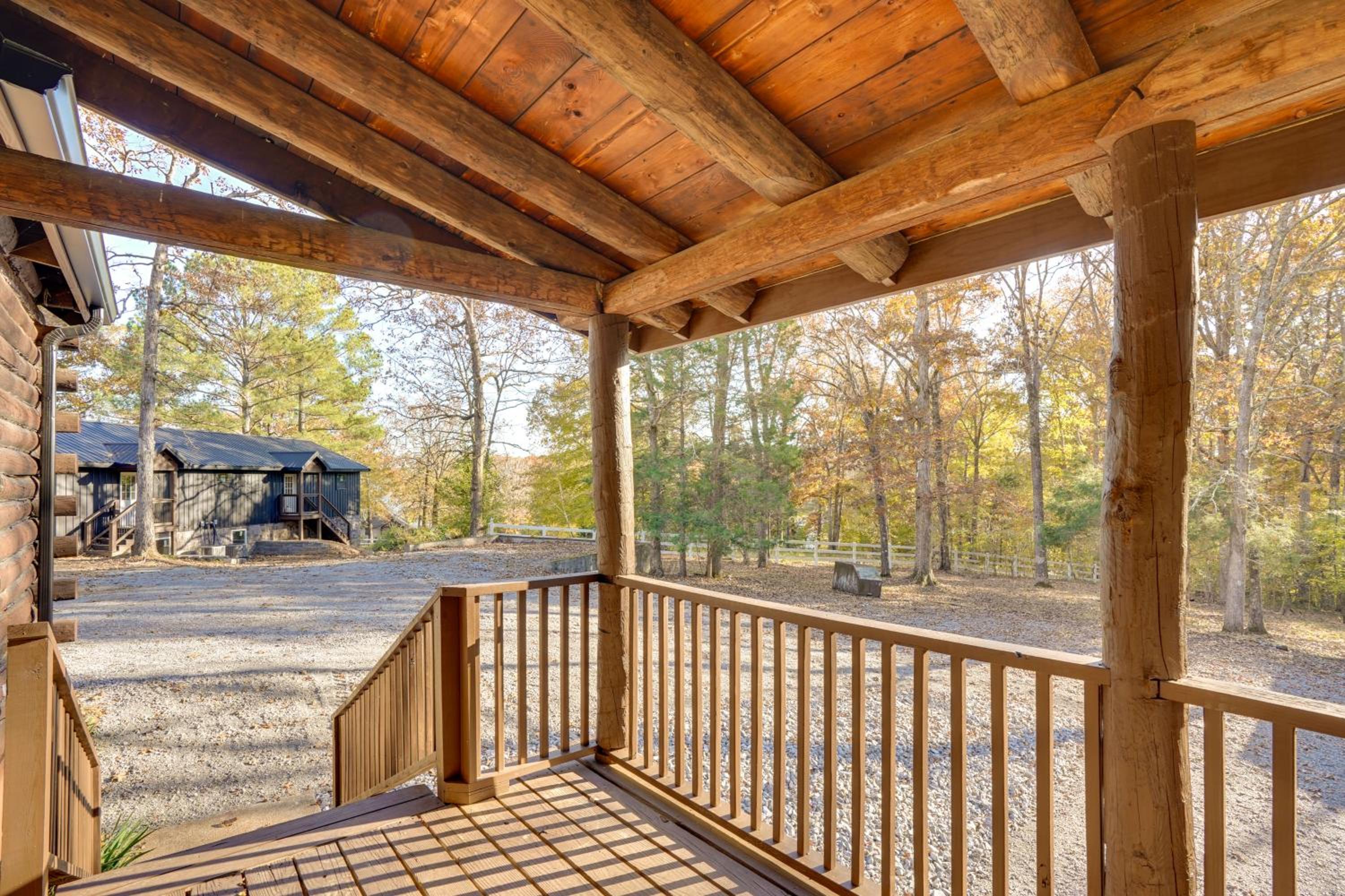 Kentucky Lake Access! Family Log Cabin with Deck