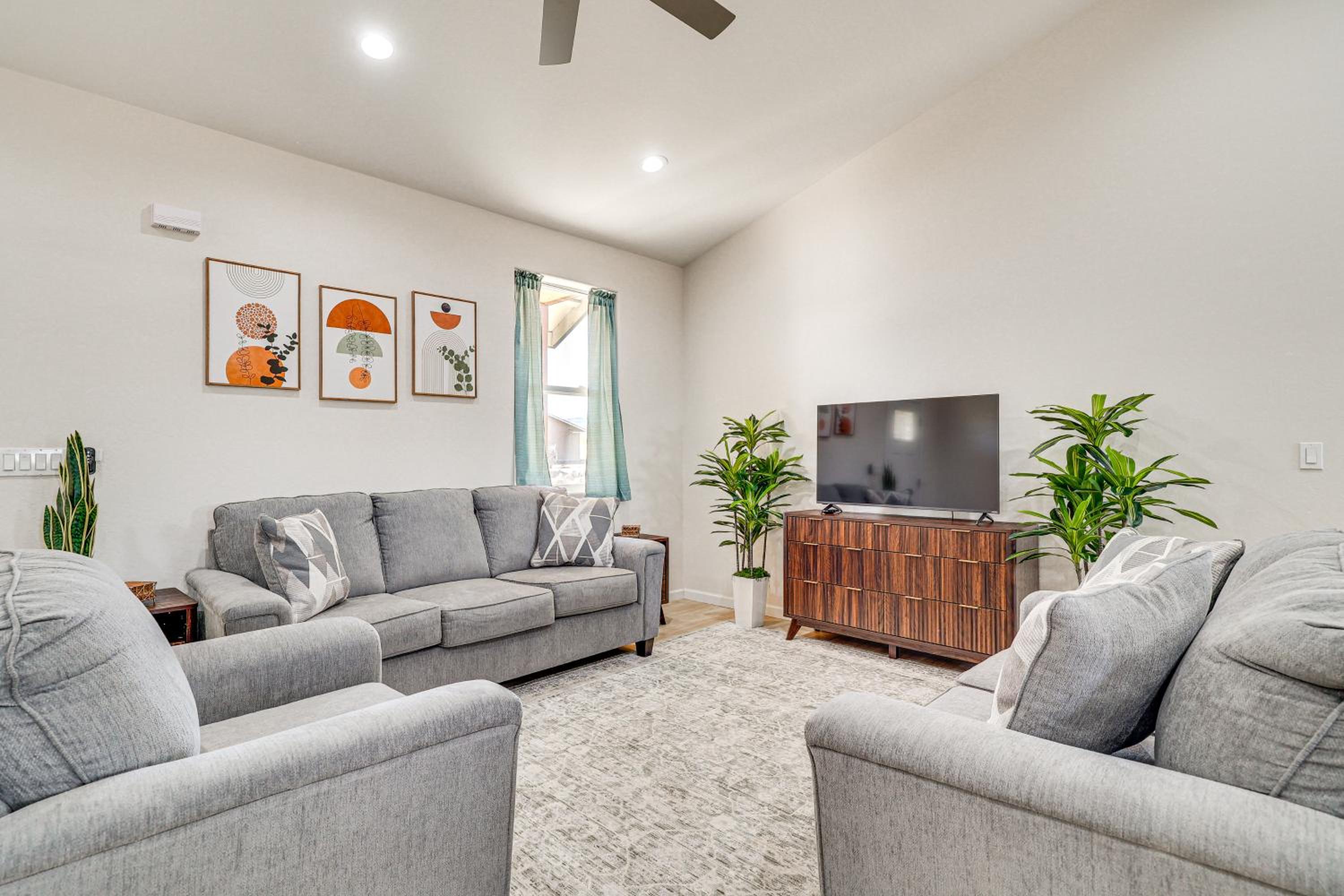 Hike and Ski! Home with Dog-Friendly Yard in Eagar