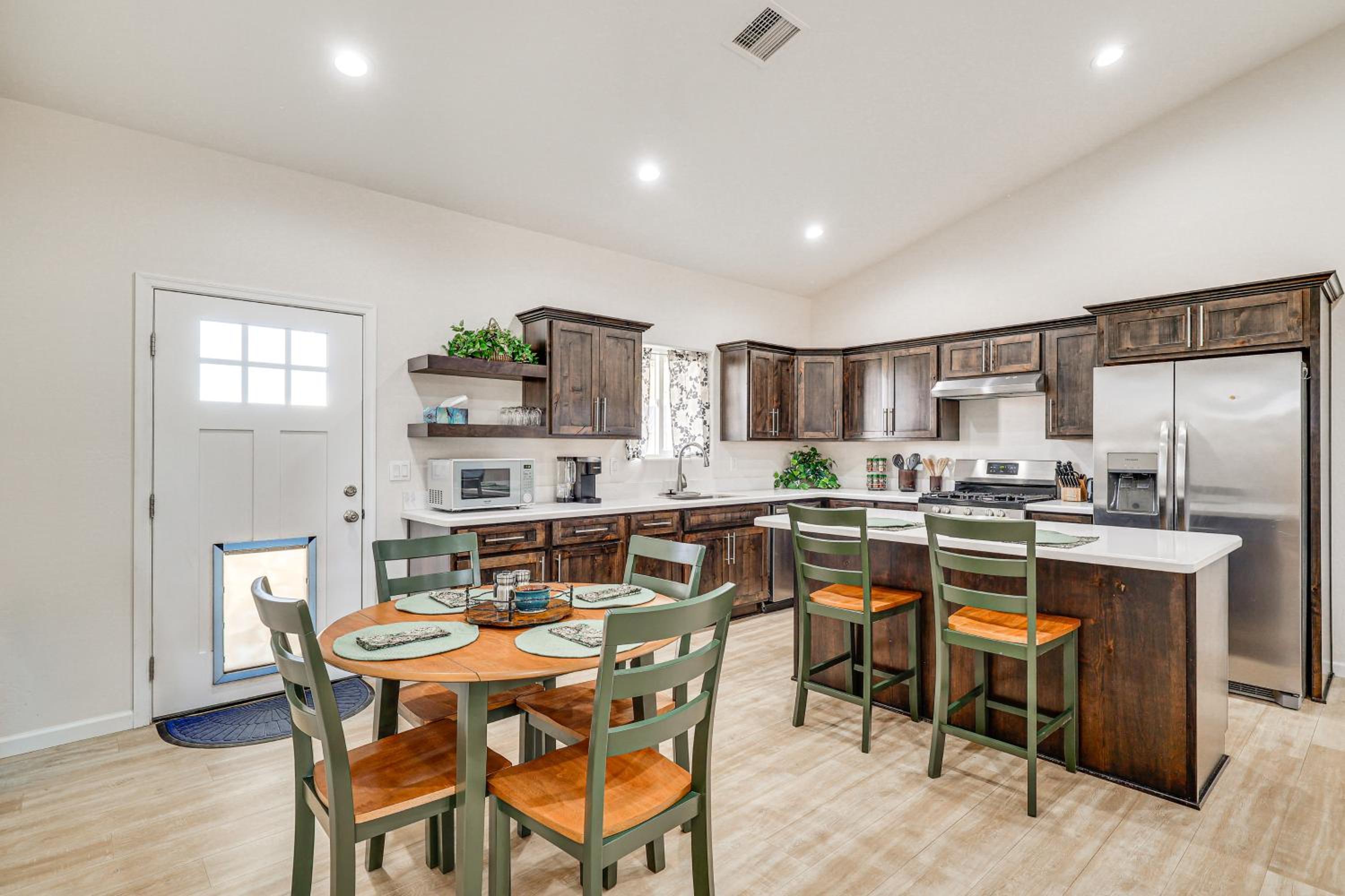 Hike and Ski! Home with Dog-Friendly Yard in Eagar