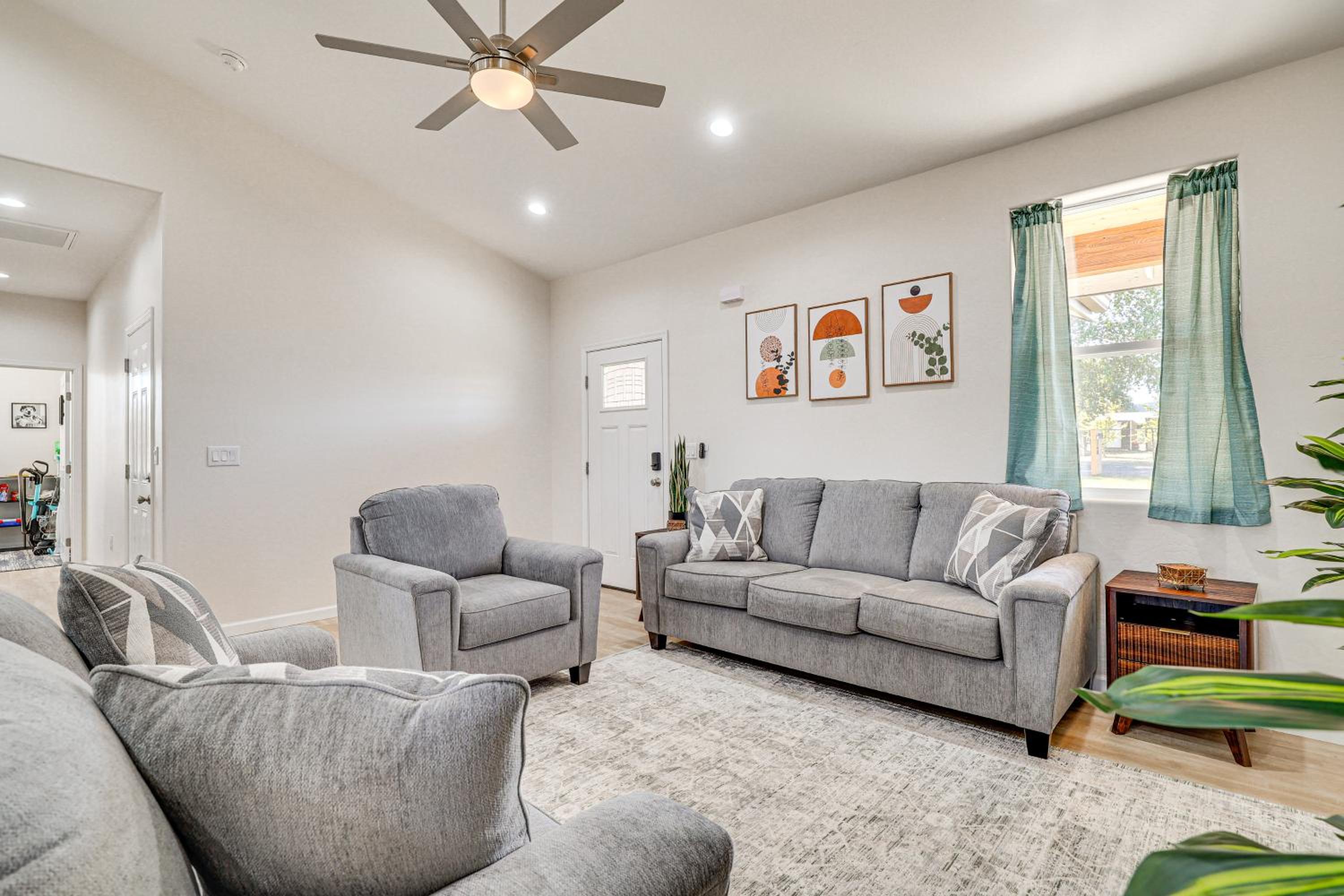 Hike and Ski! Home with Dog-Friendly Yard in Eagar
