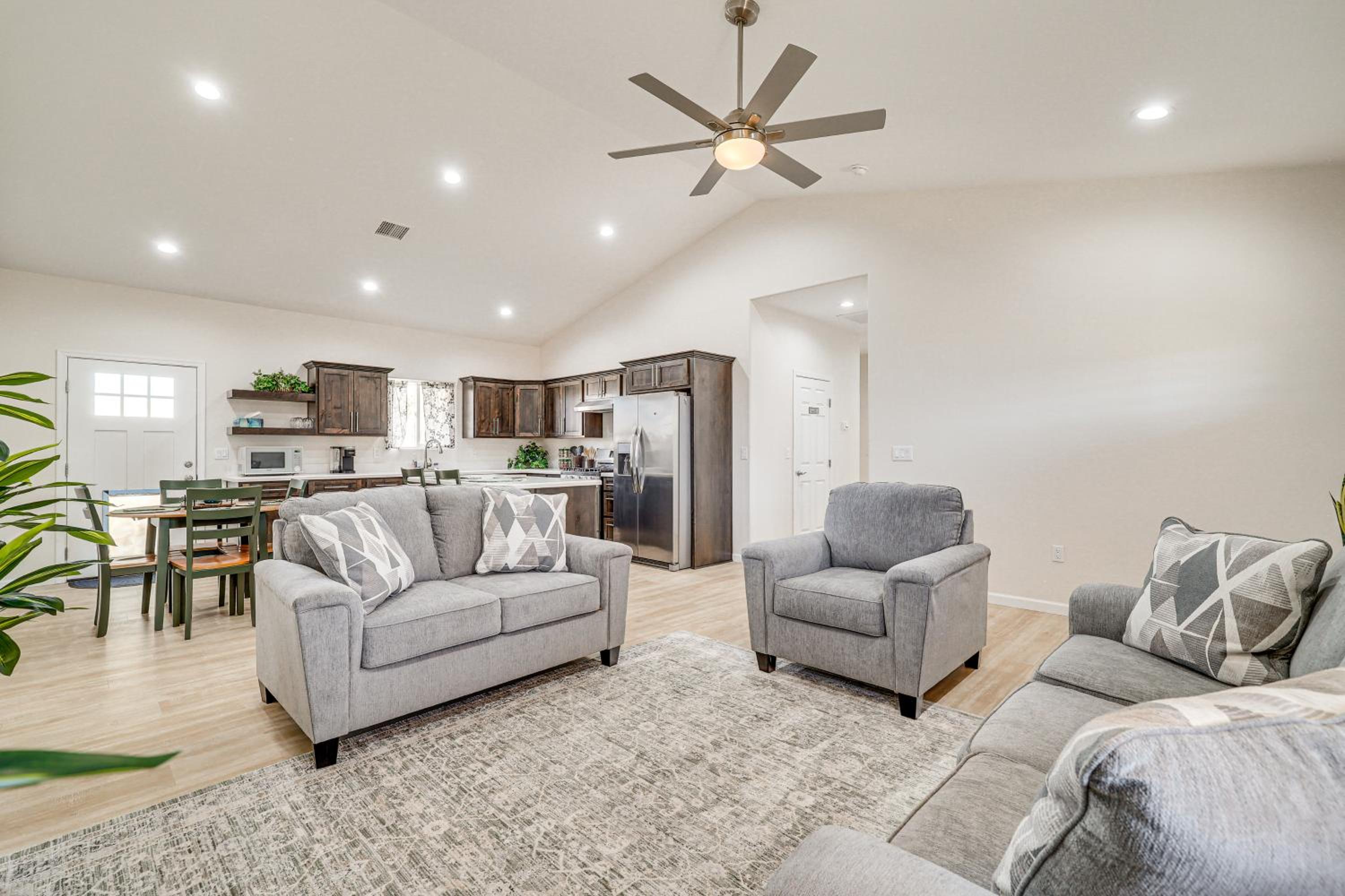 Hike and Ski! Home with Dog-Friendly Yard in Eagar