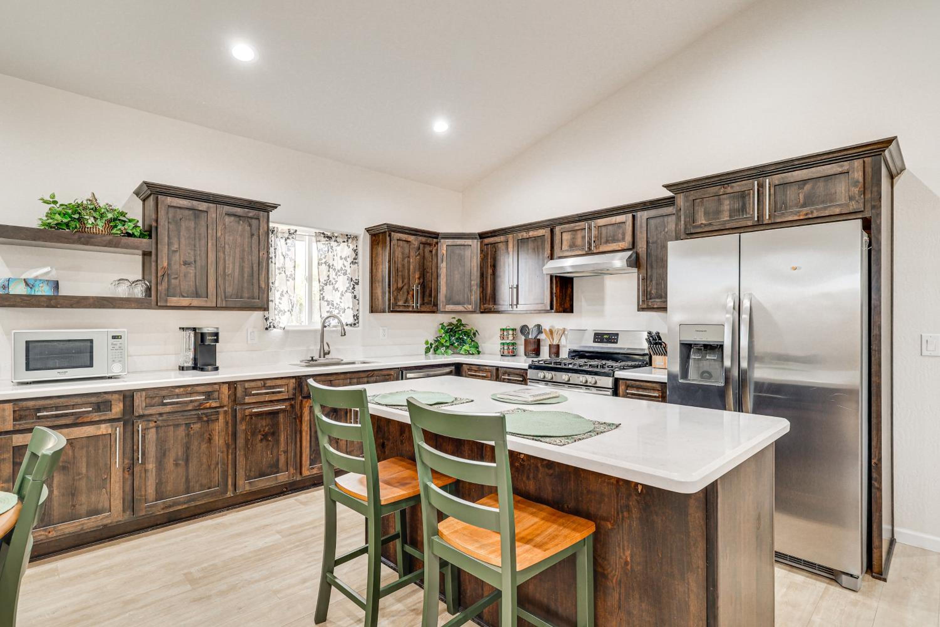 Hike and Ski! Home with Dog-Friendly Yard in Eagar