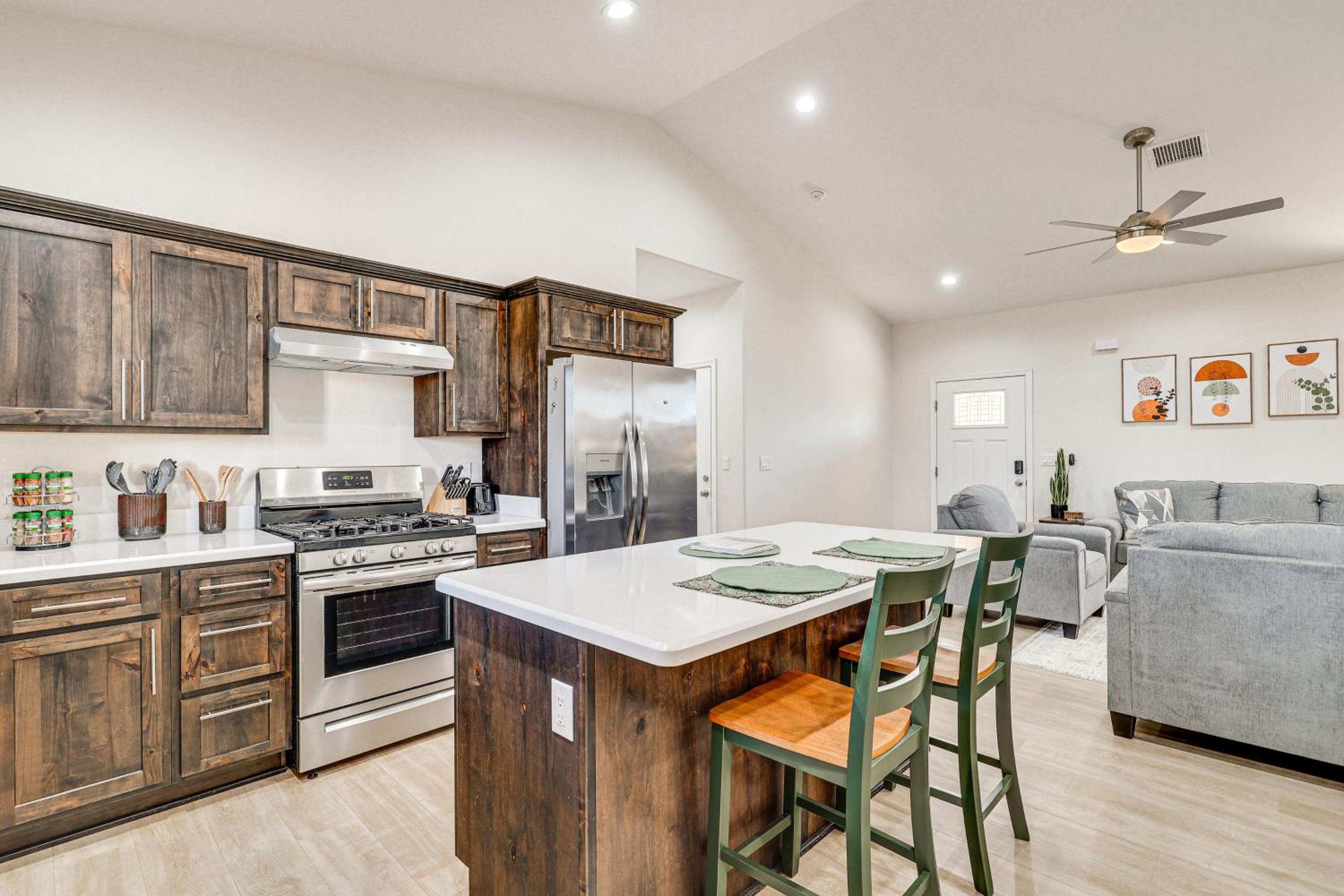 Hike and Ski! Home with Dog-Friendly Yard in Eagar