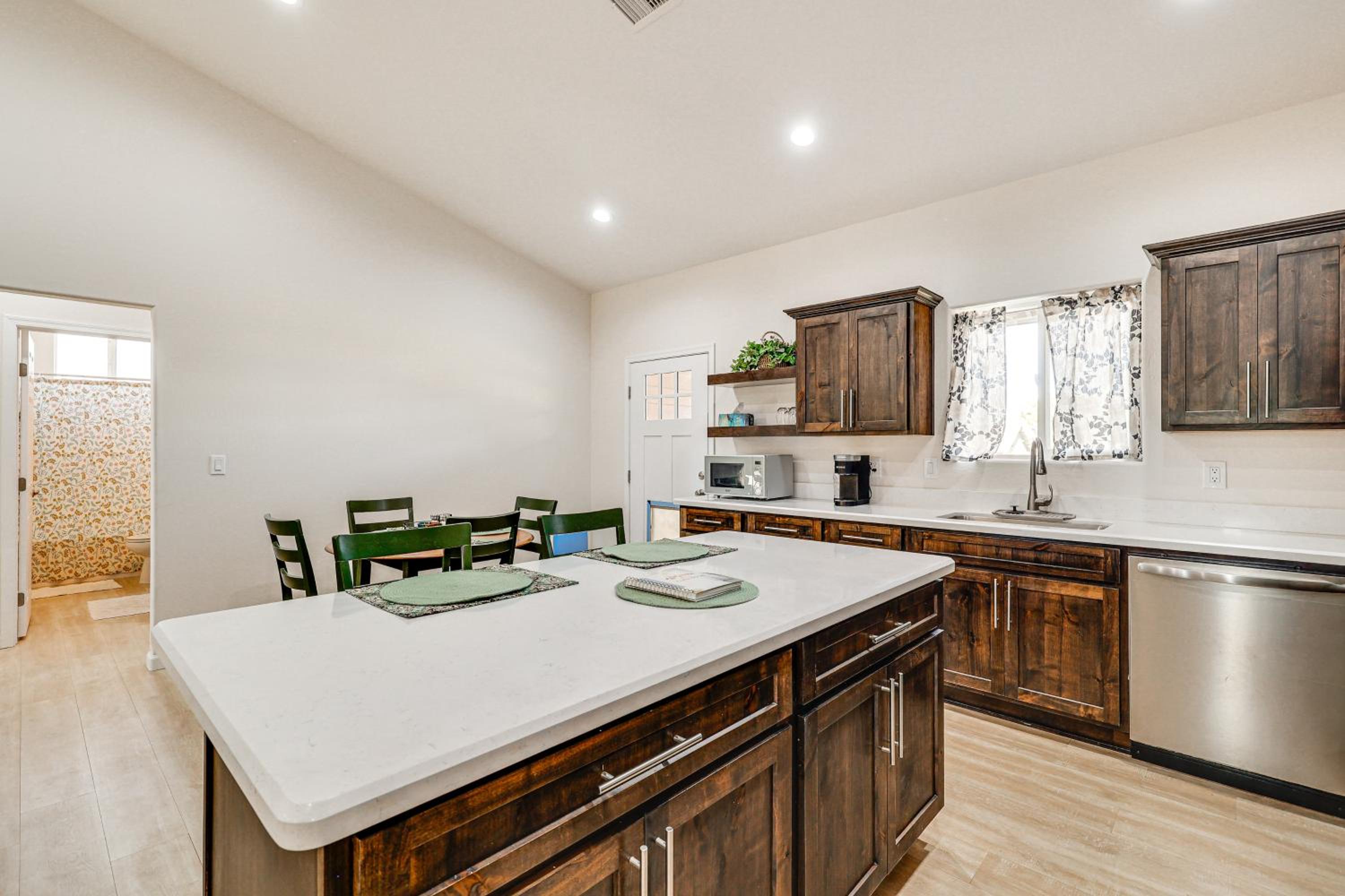 Hike and Ski! Home with Dog-Friendly Yard in Eagar