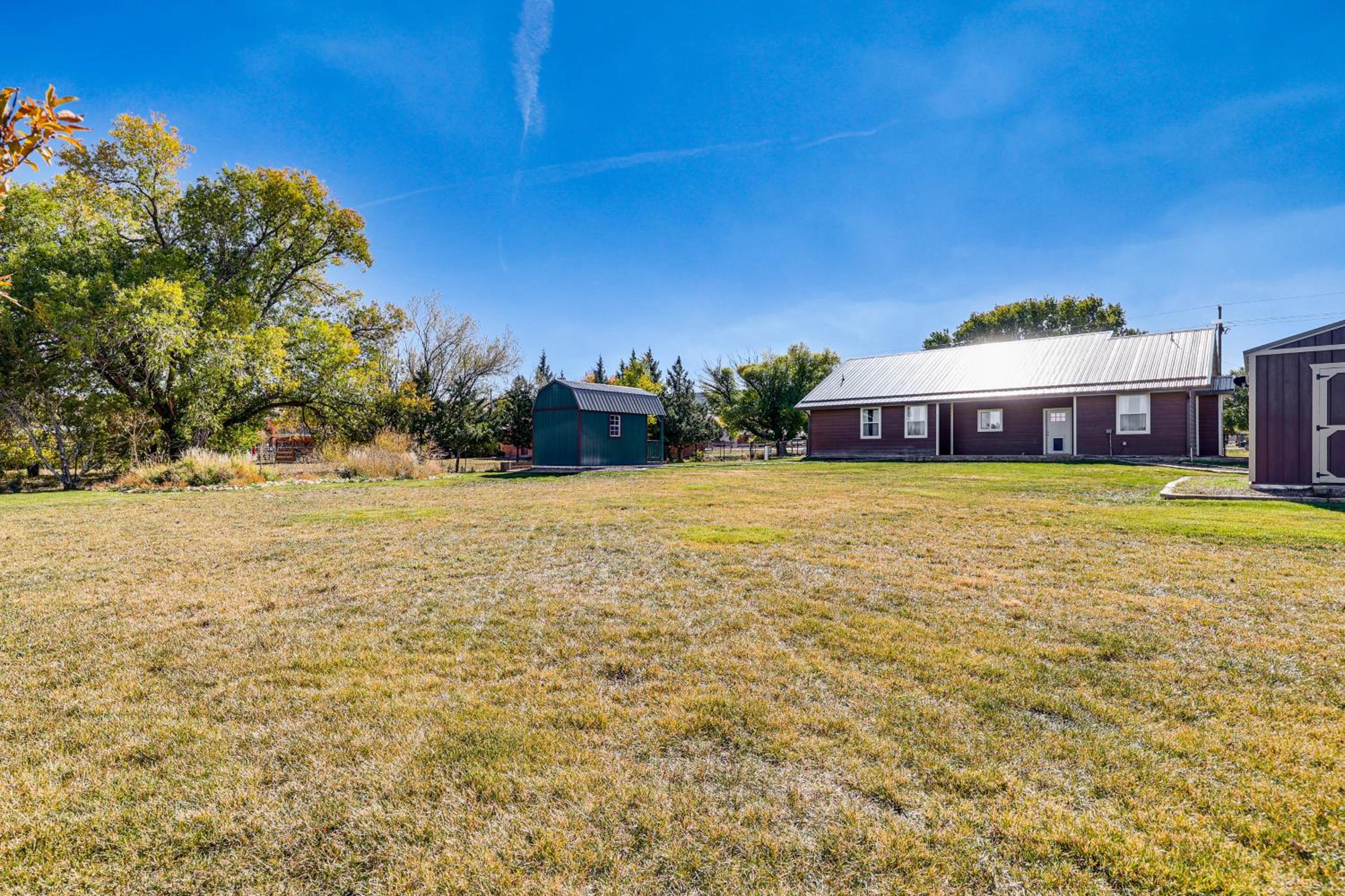 Hike and Ski! Home with Dog-Friendly Yard in Eagar