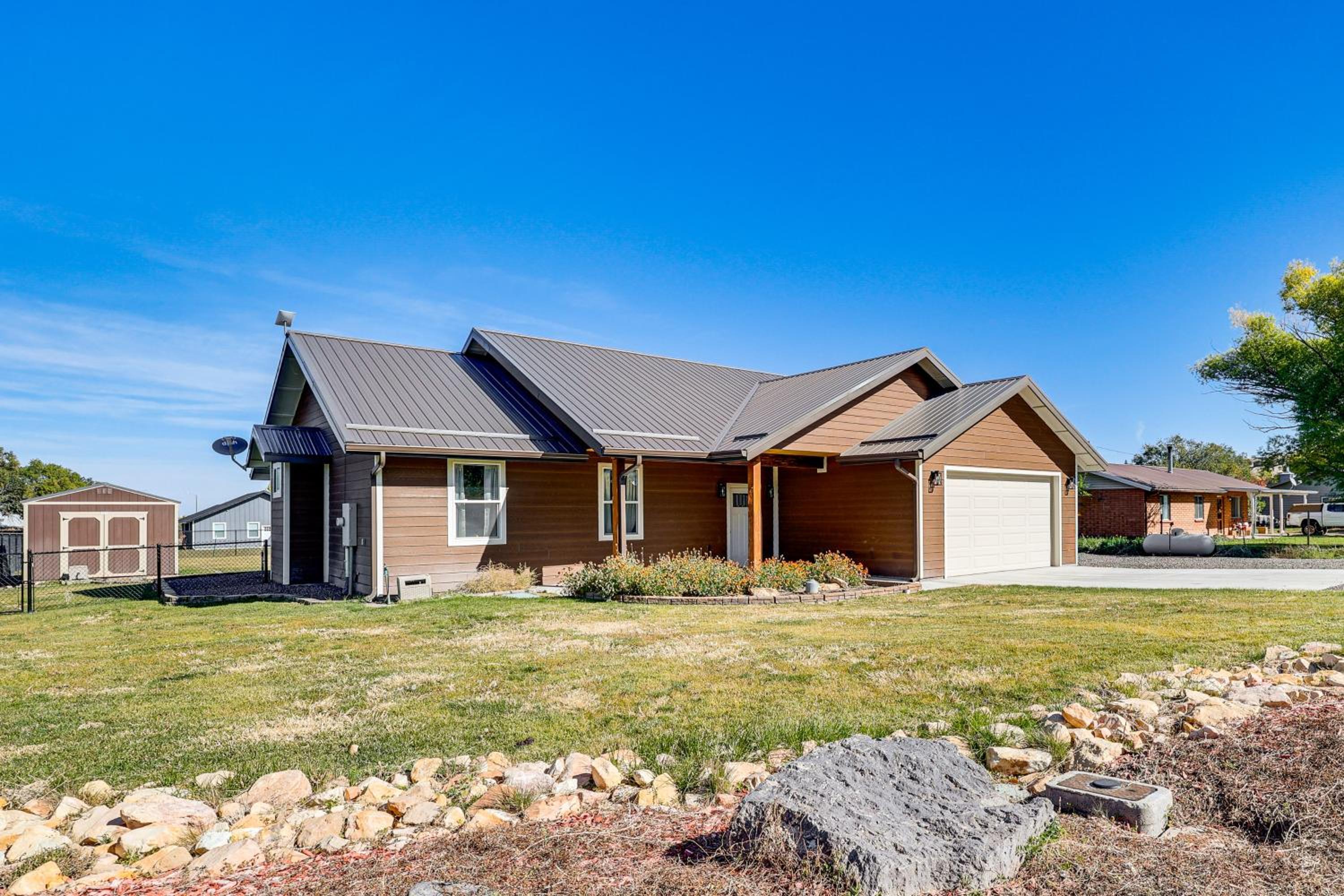 Hike and Ski! Home with Dog-Friendly Yard in Eagar