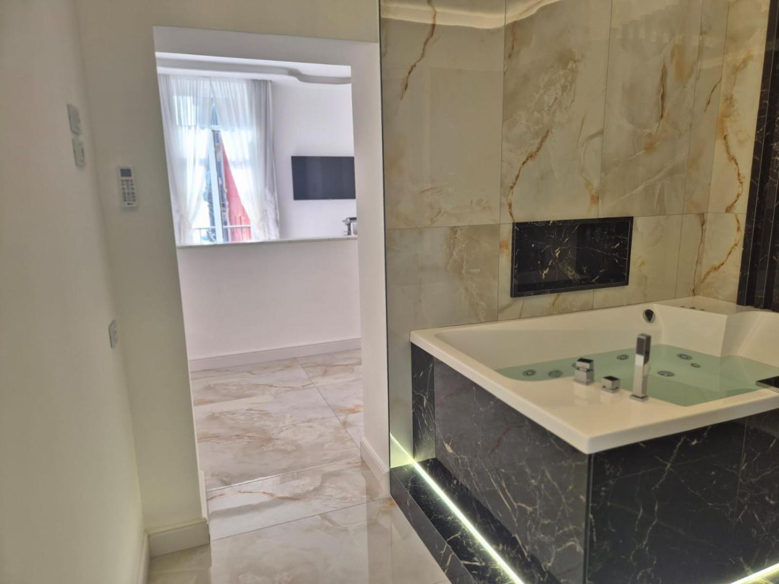 Arco Boutique Rooms