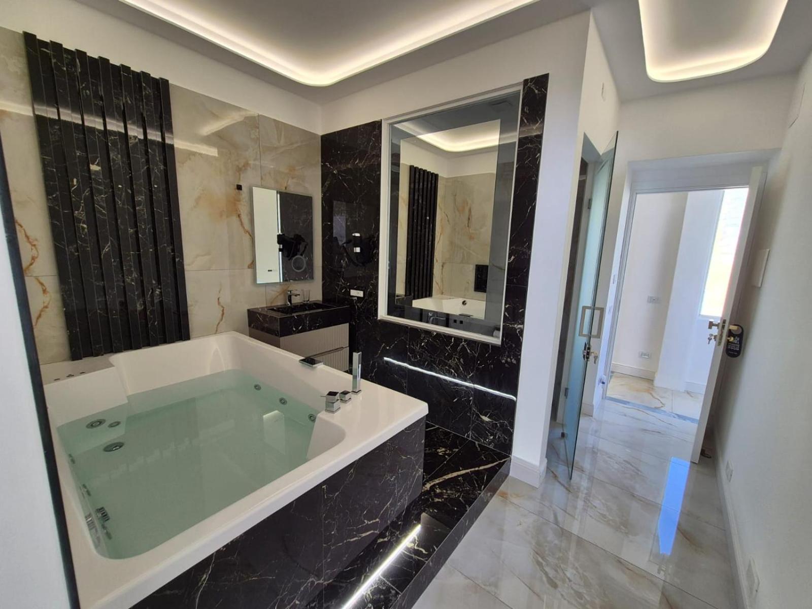Arco Boutique Rooms