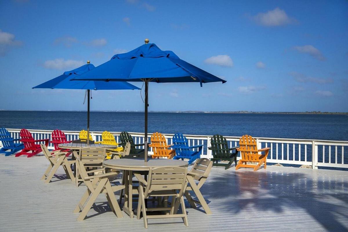 Palm Court a Bayview 2 Bed Suite & Heated Pool