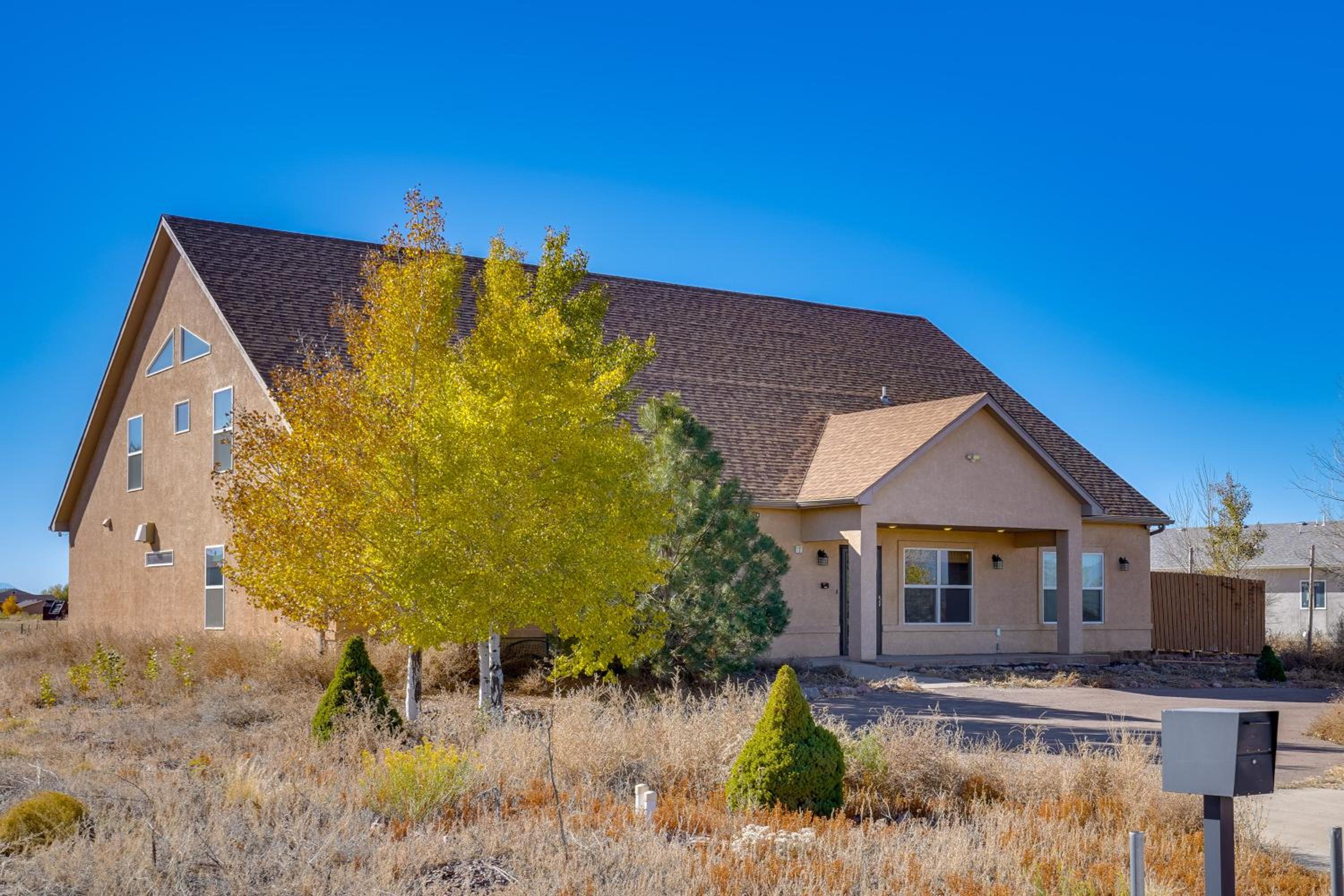Huge Kitchen and Open Interior Pueblo Group Getaway