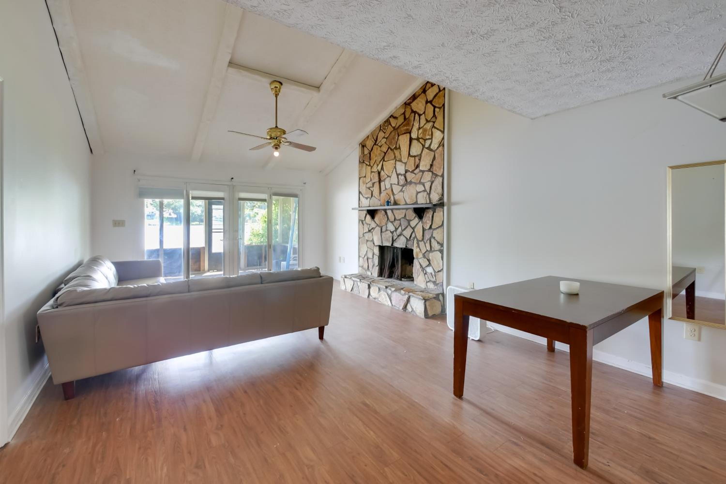 3 Mi to AFB WFH-Friendly Hub in Warner Robins!