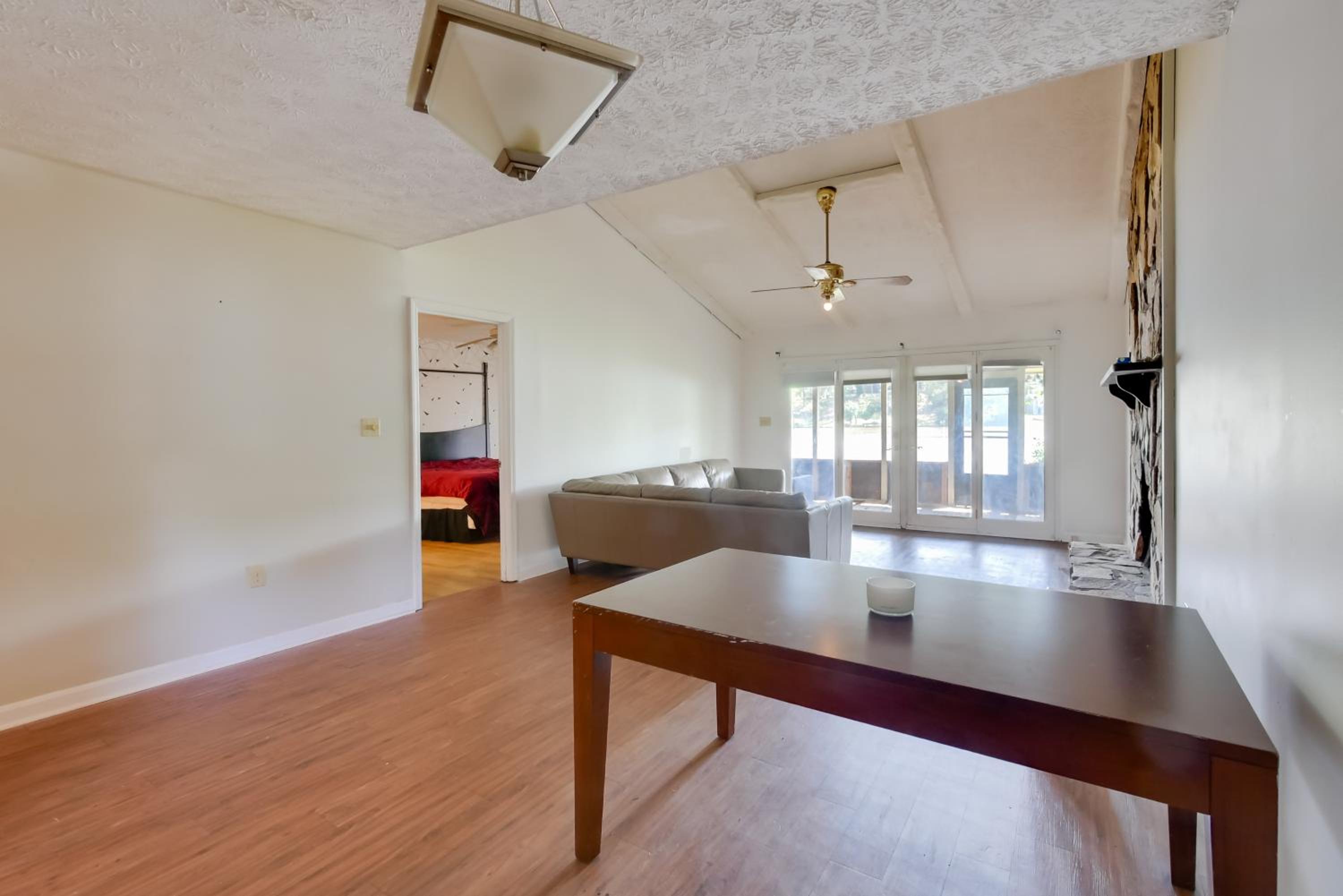 3 Mi to AFB WFH-Friendly Hub in Warner Robins!