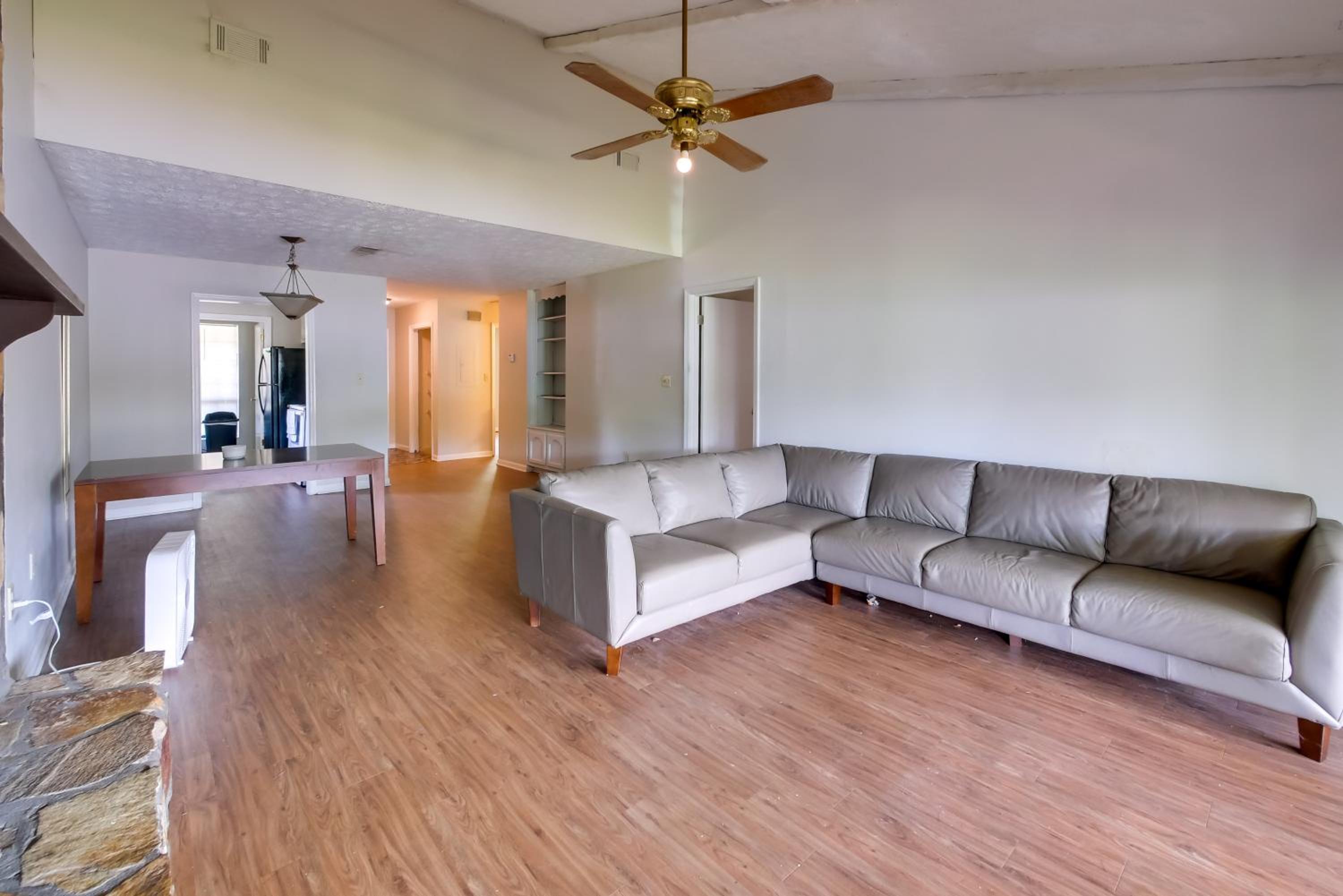 3 Mi to AFB WFH-Friendly Hub in Warner Robins!