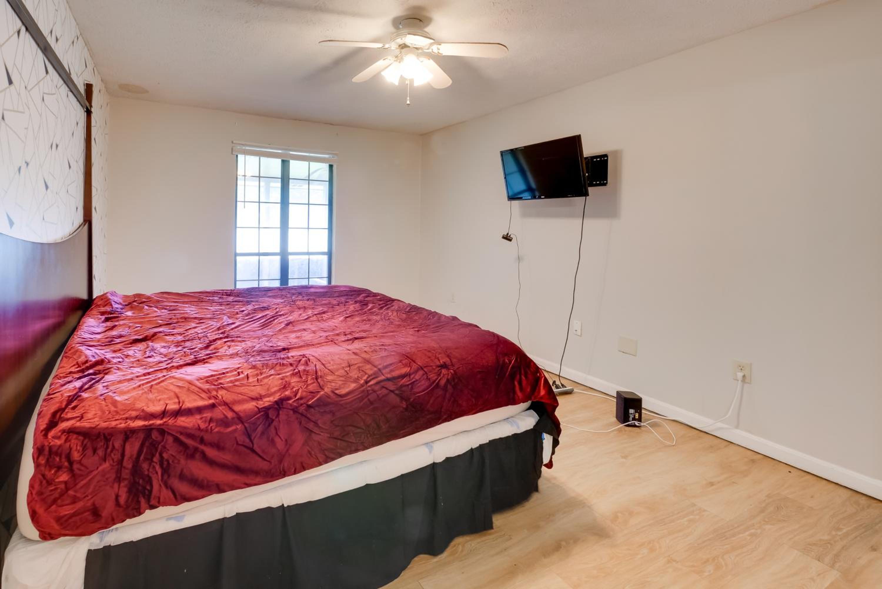 3 Mi to AFB WFH-Friendly Hub in Warner Robins!